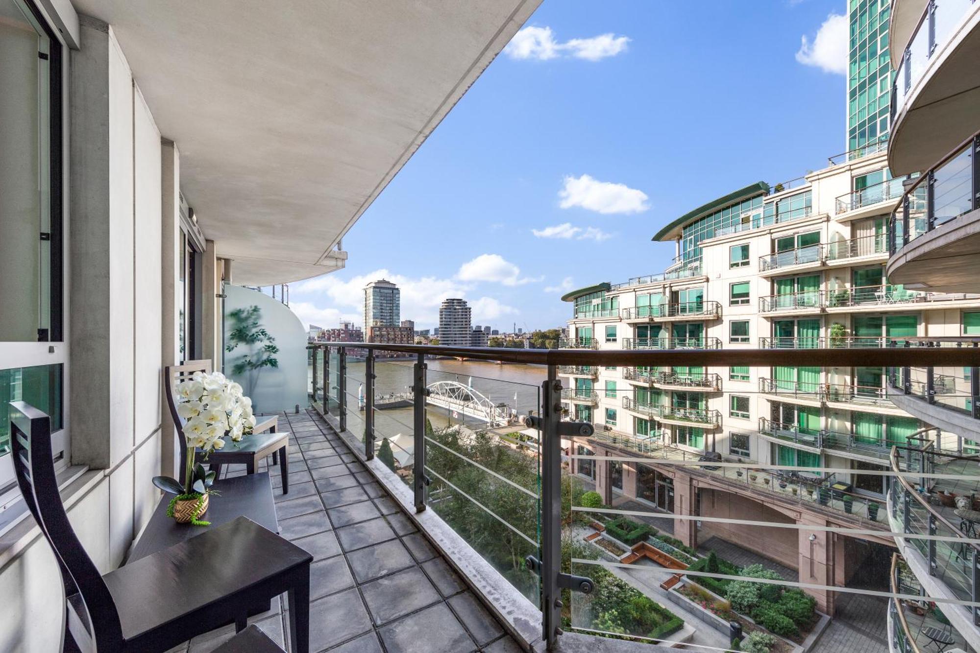 Vauxhall Large 2bedroom With Amazing River View Panoramic Balcony Leilighet London
