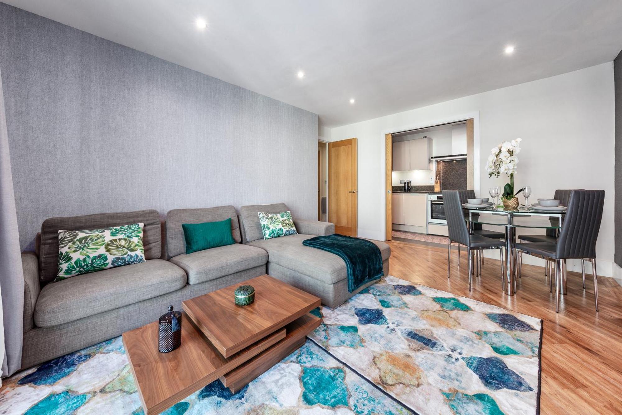Vauxhall Large 2bedroom With Amazing River View Panoramic Balcony Leilighet London