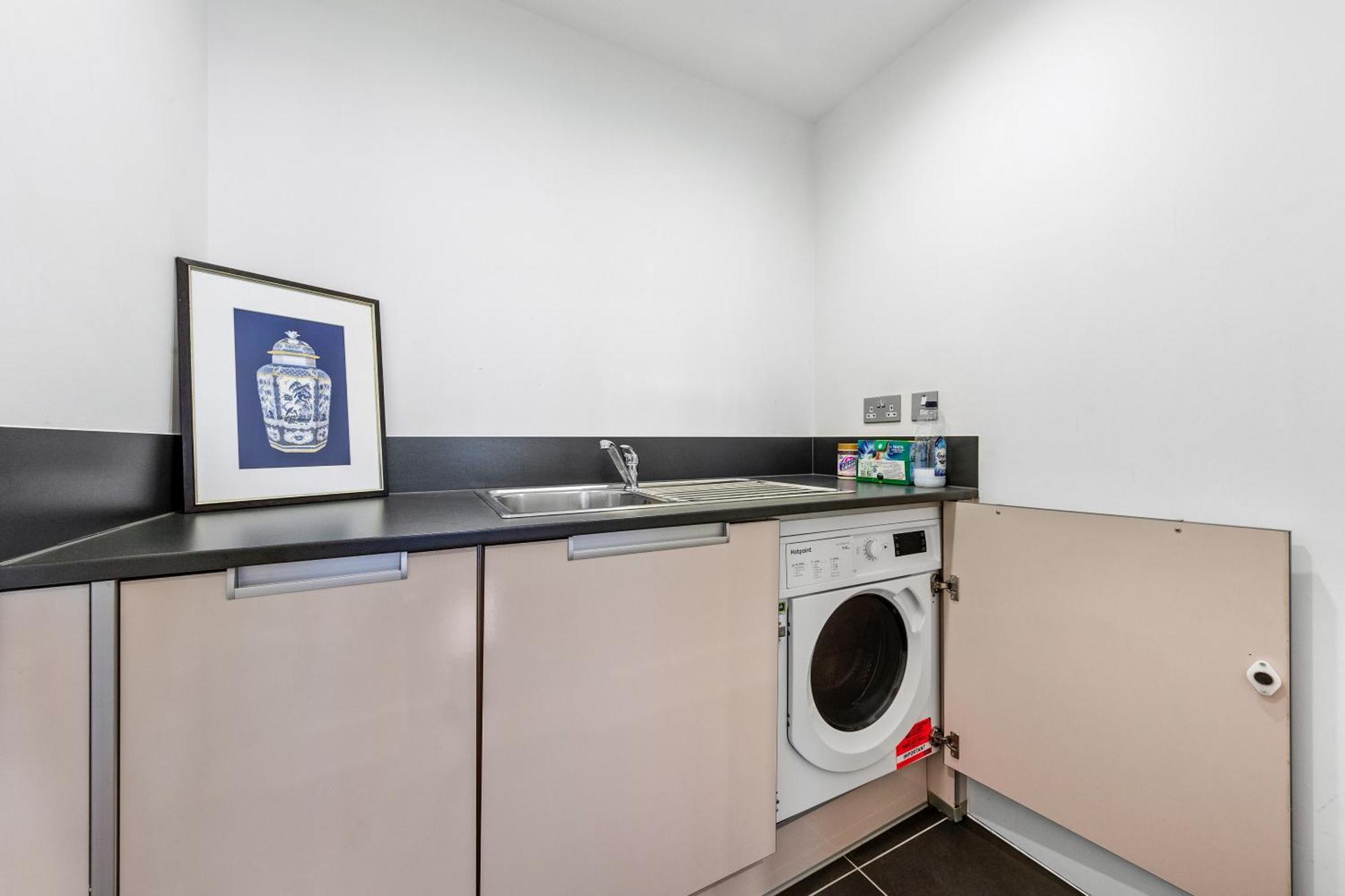 Vauxhall Large 2bedroom With Amazing River View Panoramic Balcony