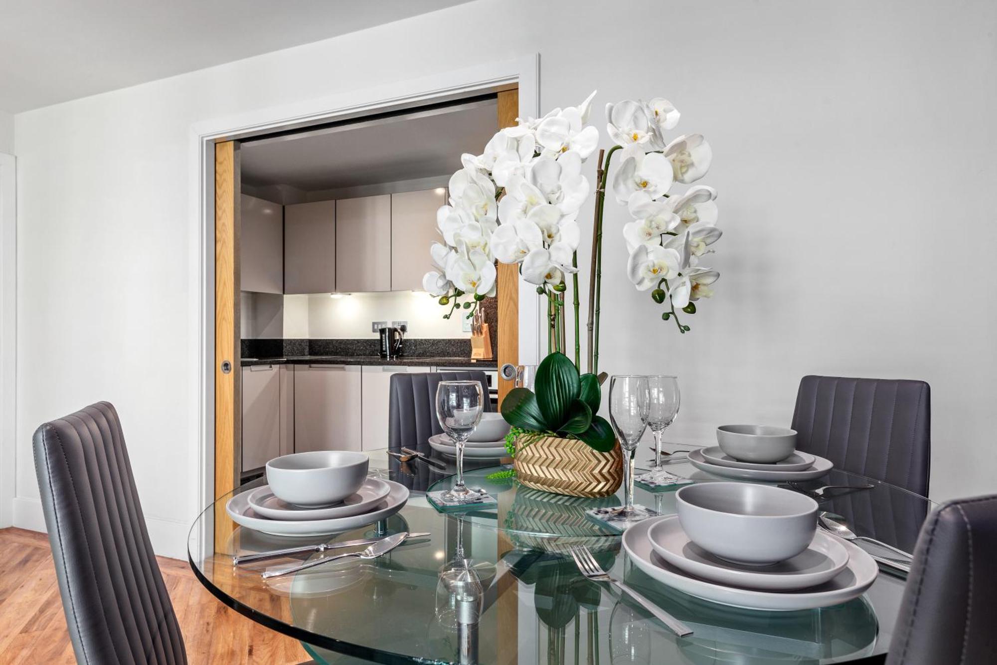 Apartment Vauxhall Large 2bedroom With Amazing River View Panoramic Balcony