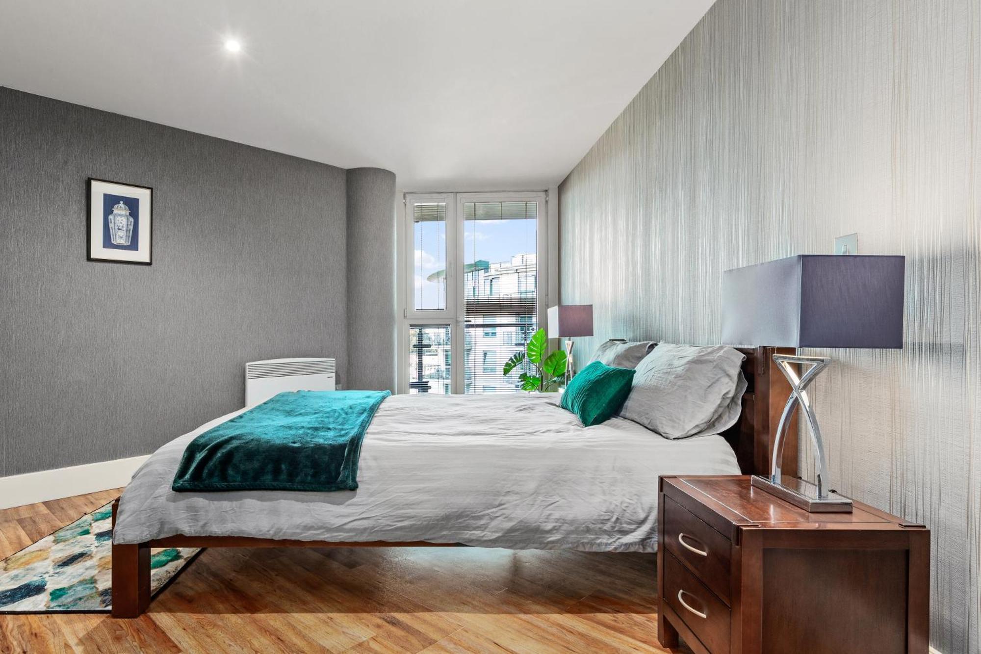 Vauxhall Large 2bedroom With Amazing River View Panoramic Balcony Apartment London