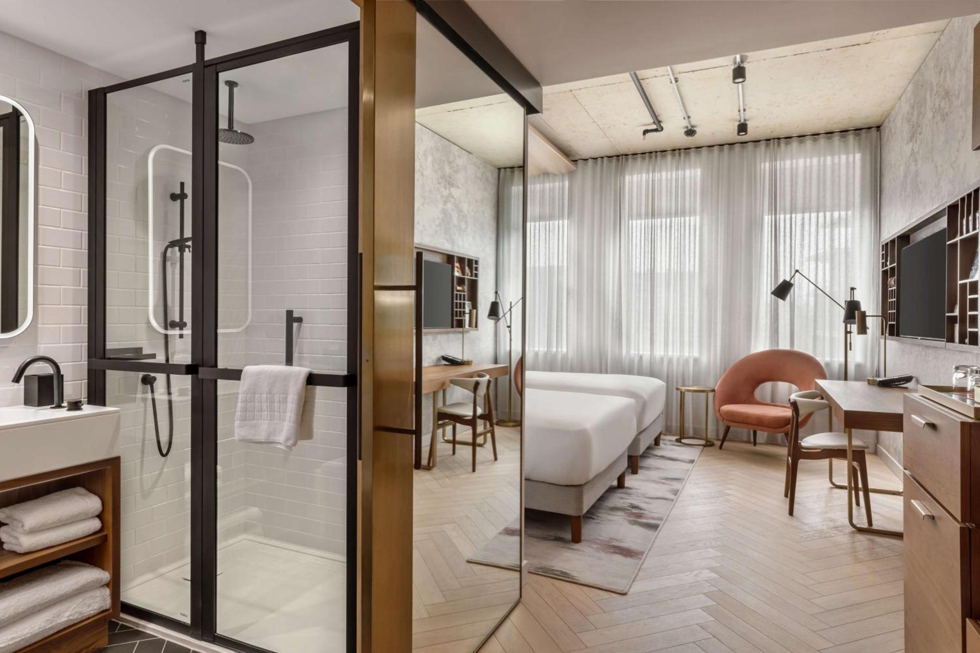 Canopy By Hilton Hotell 4*