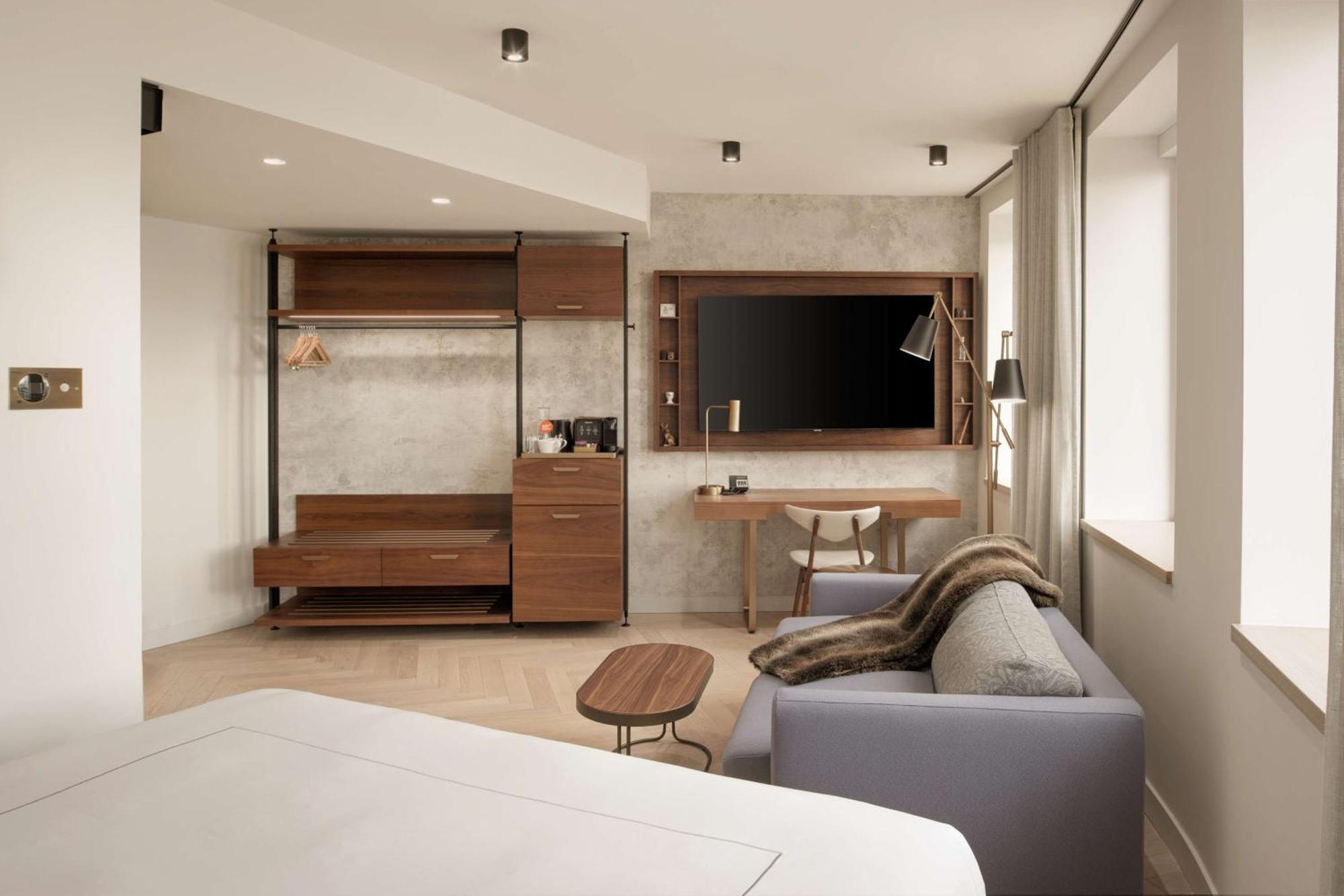 Canopy By Hilton Hotell 4*