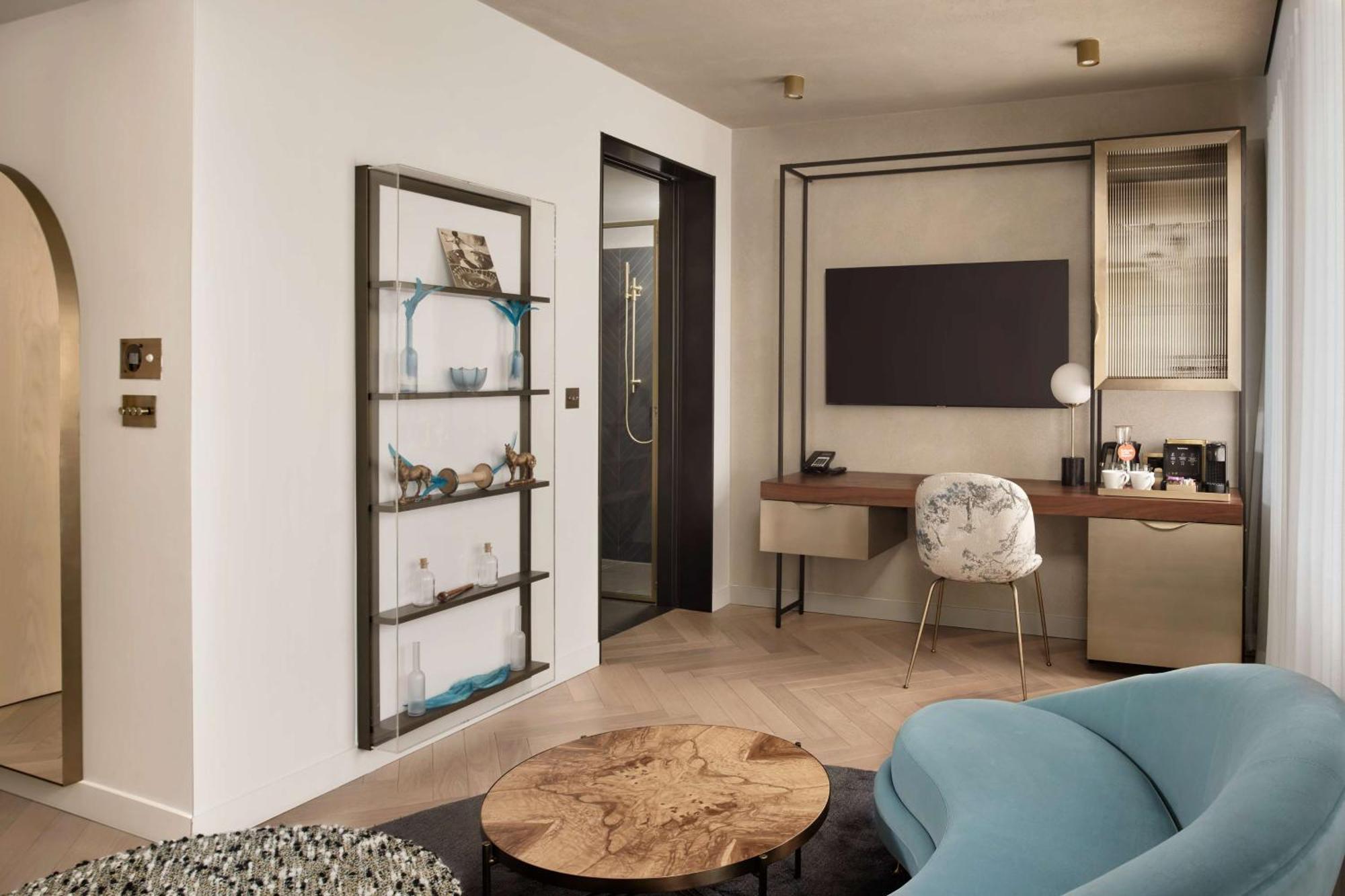 Canopy By Hilton 4* London