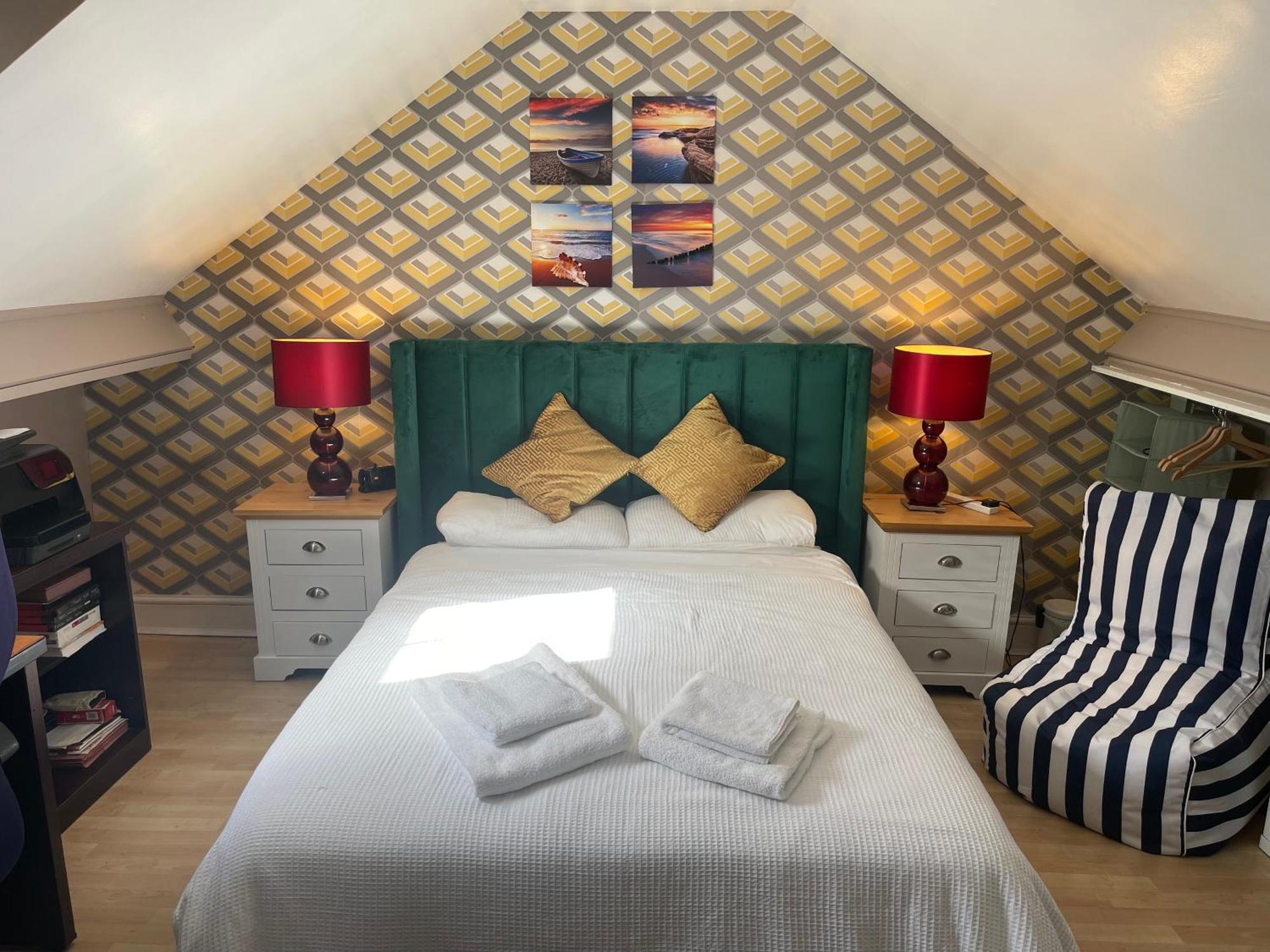Walpole House Homestay London