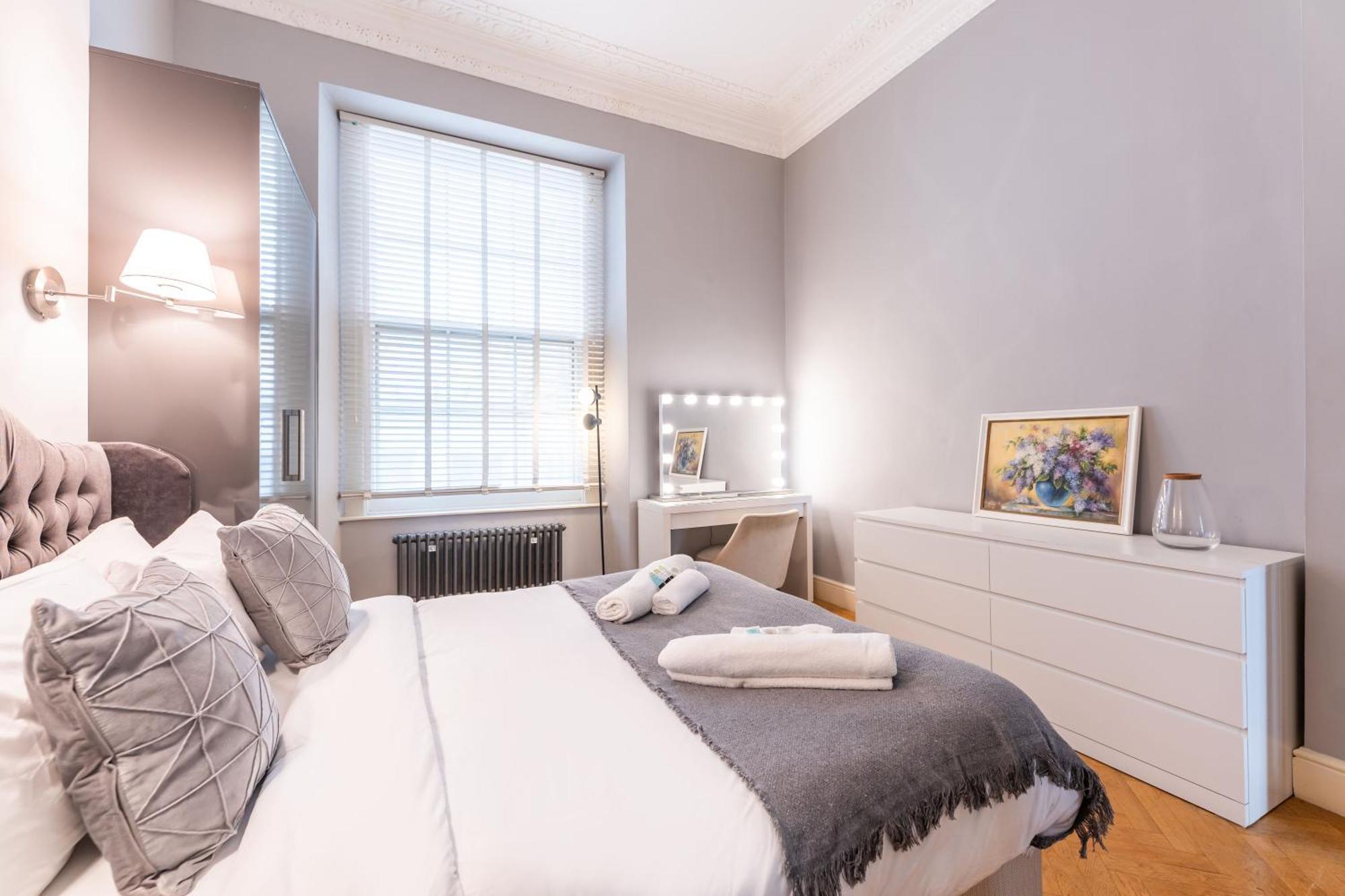 Luxury One Bedroom Flat In Westbourne Terrace