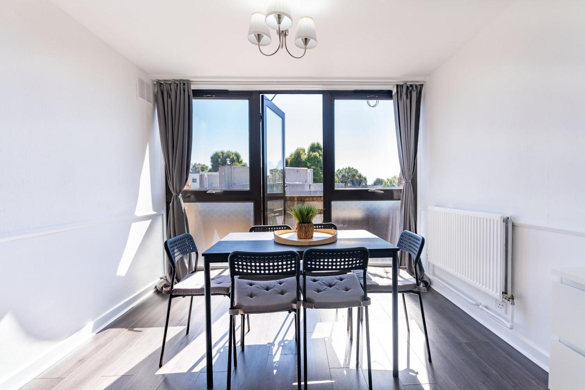 Leilighet Luxury 3 Bedroom Flat With Balcony In Westbourne Park