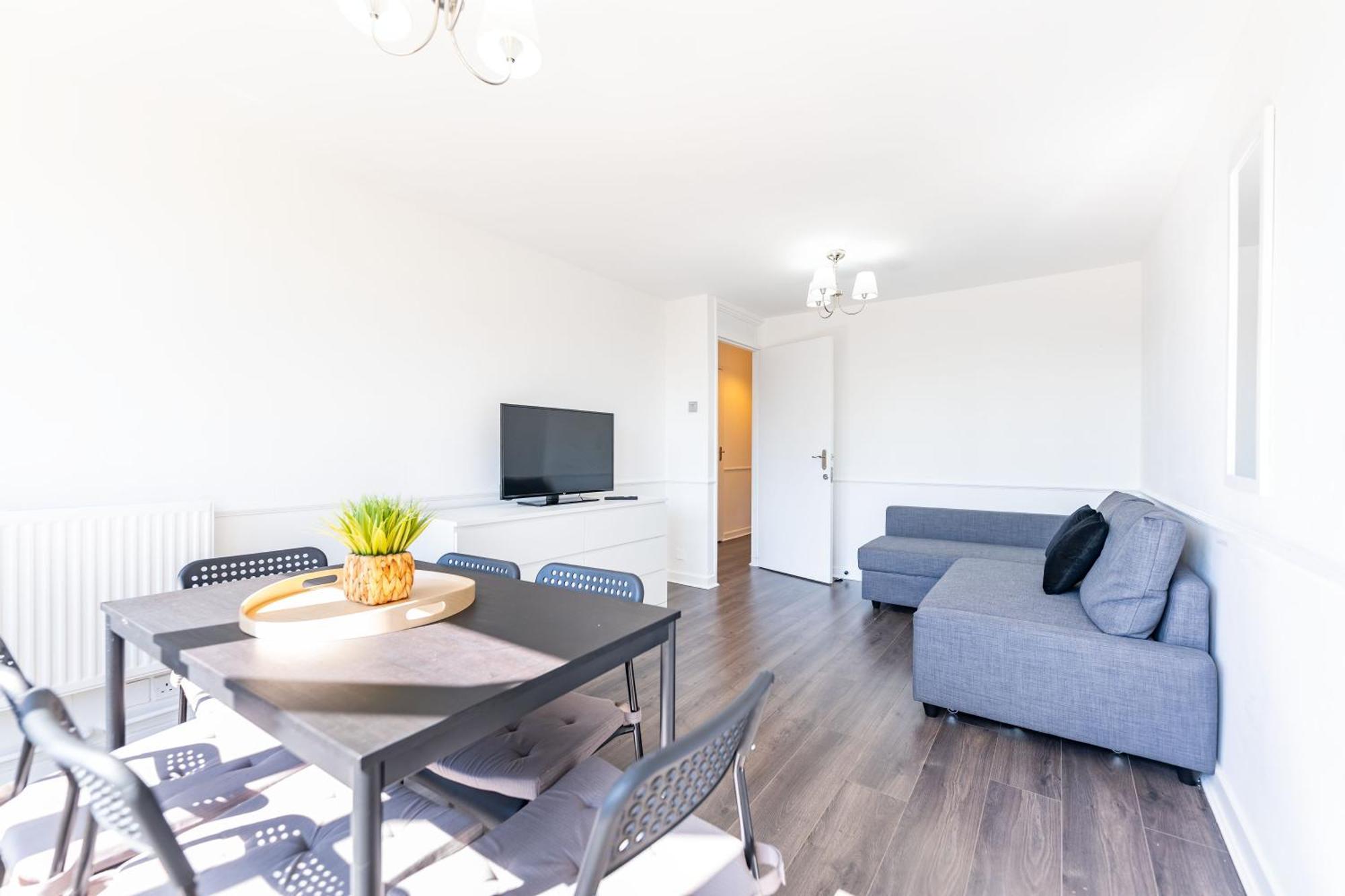 Luxury 3 Bedroom Flat With Balcony In Westbourne Park Leilighet London