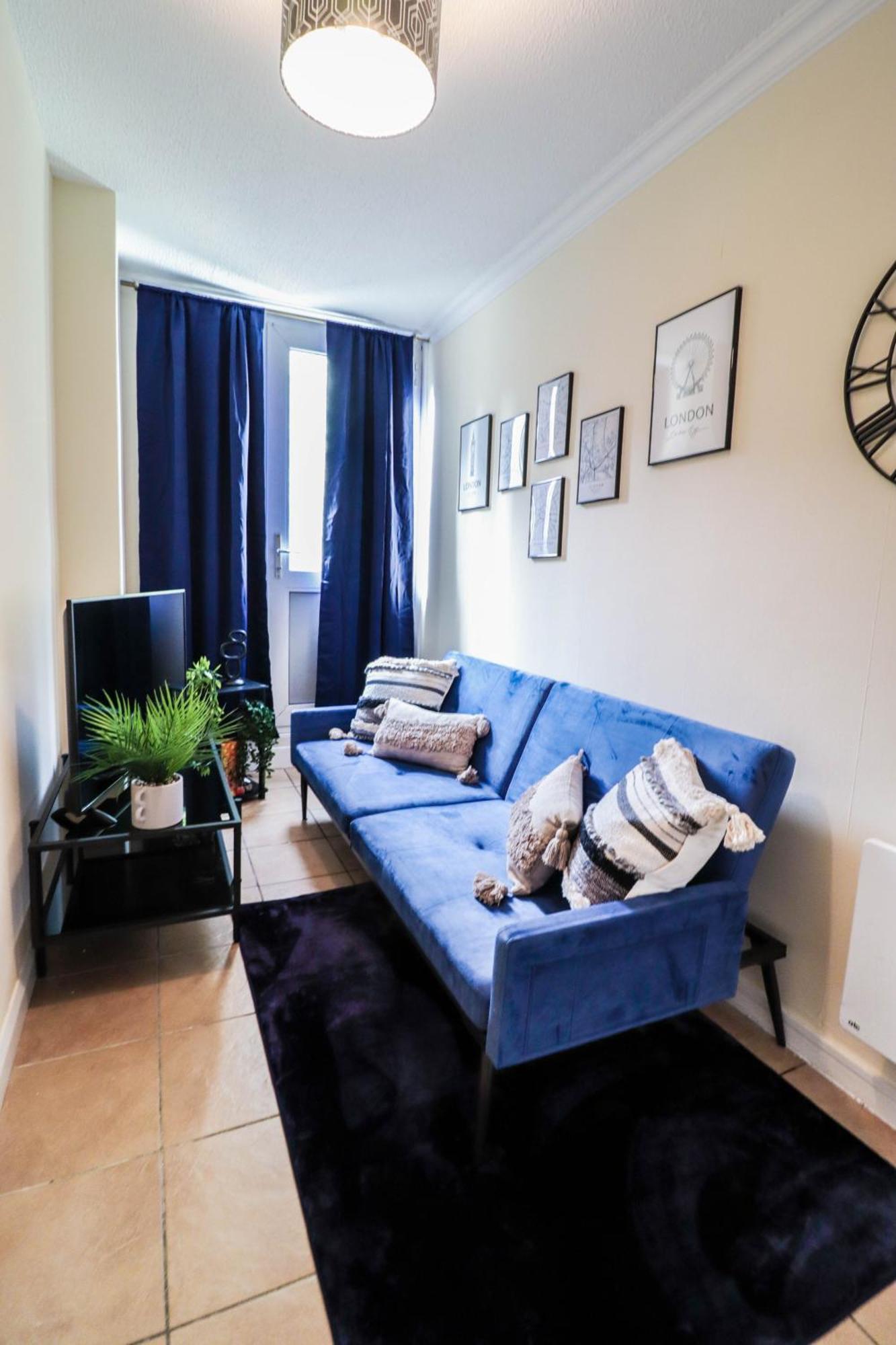Cosy Property Right By Warren Street Station! Free Wifi! Apartment *