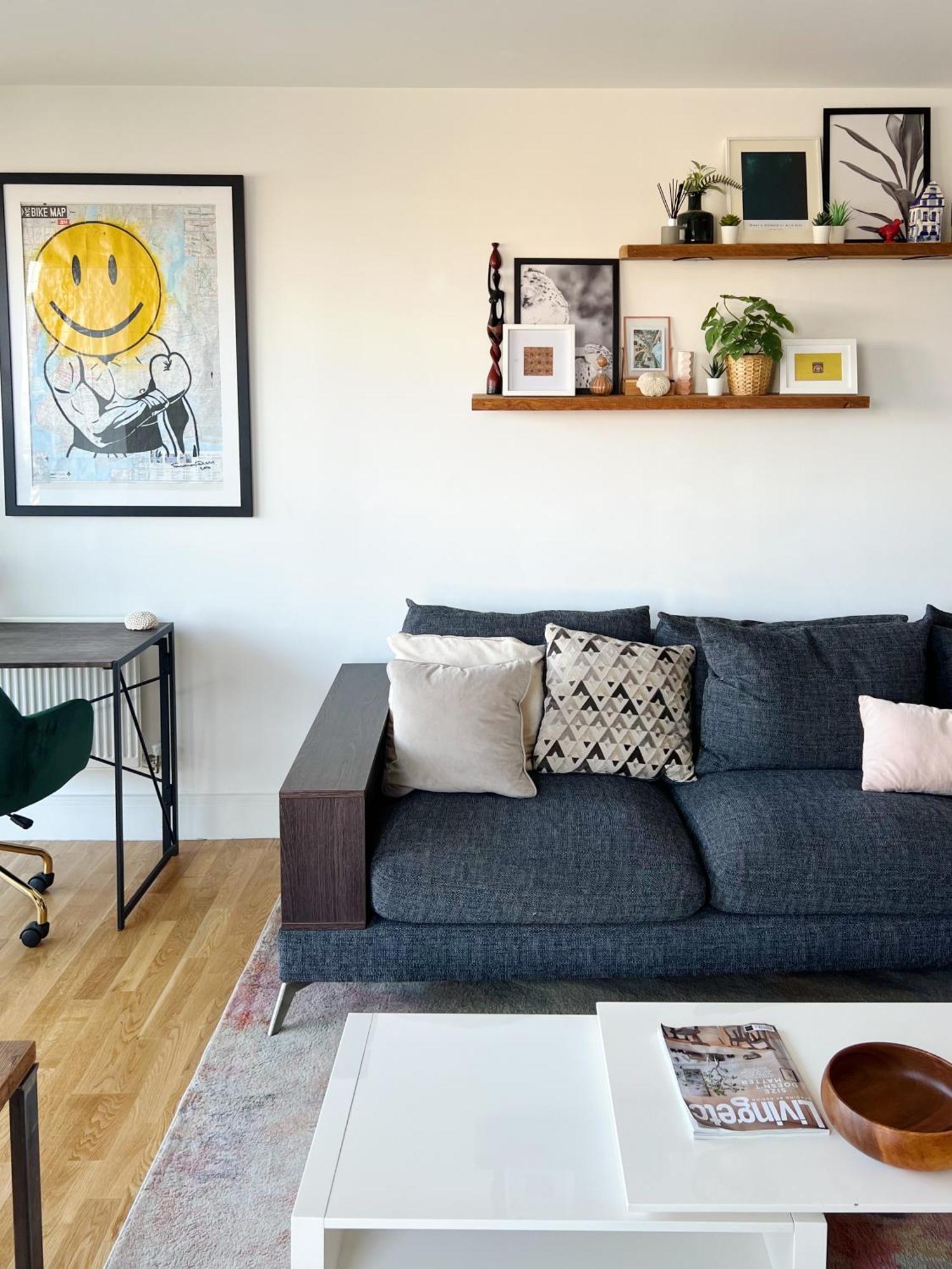 Apartment Stunning Riverside View Apartment, Near Canary Wharf & O2