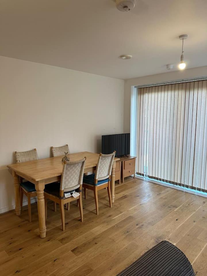 Apartment New Build 2 Bedroom With 2 Bath In London
