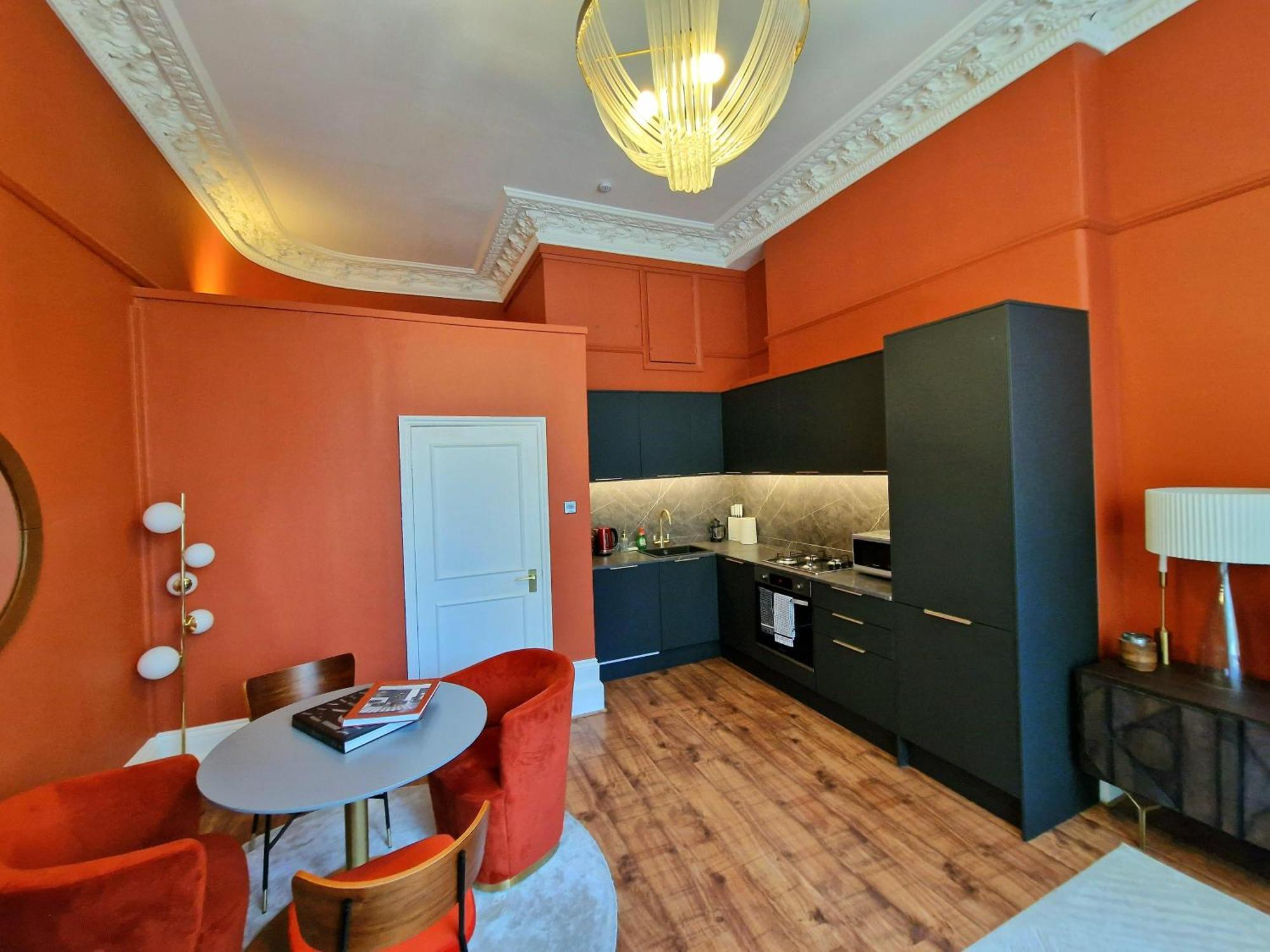 Beautiful Victorian In Hyde Park By Tube Stations - No Stairs Apartment