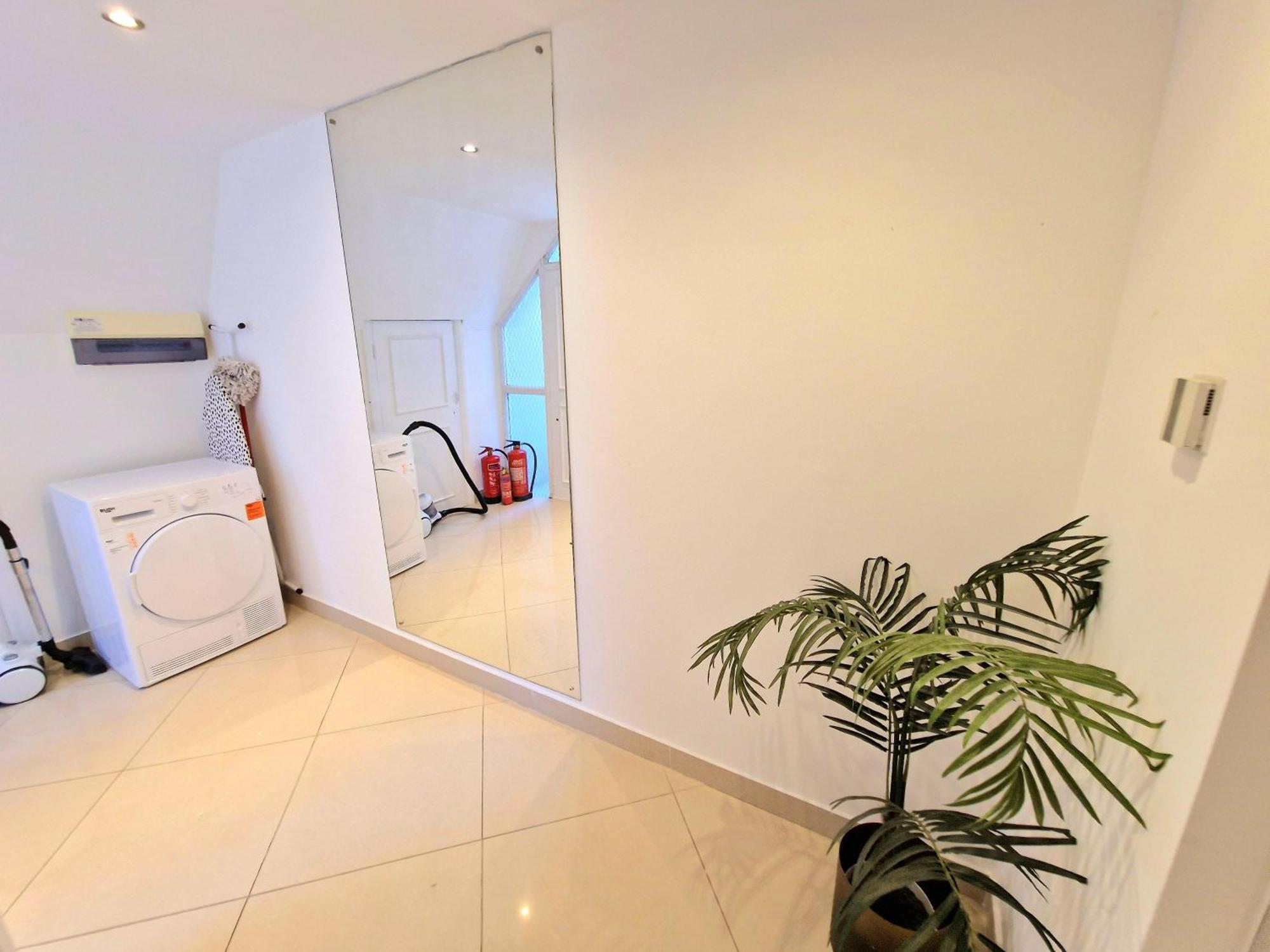 Modern Hyde Park With Private Entrance & Private Back Patio Near Bayswater & Paddington Stations * London