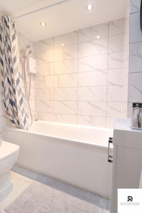 Apartment Den & Short Lets Greenwich - 3 Bed House London