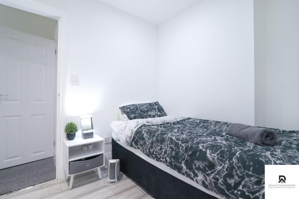 Den & Short Lets Greenwich - 3 Bed House Apartment