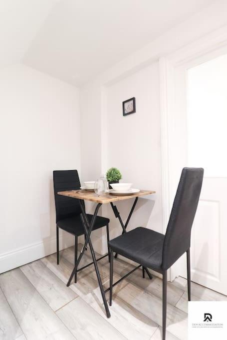 Apartment Den & Short Lets Greenwich - 3 Bed House London