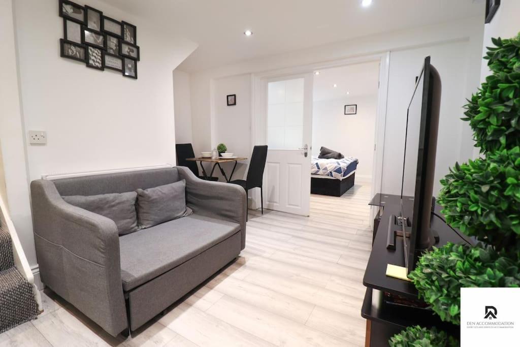 Den & Short Lets Greenwich - 3 Bed House London