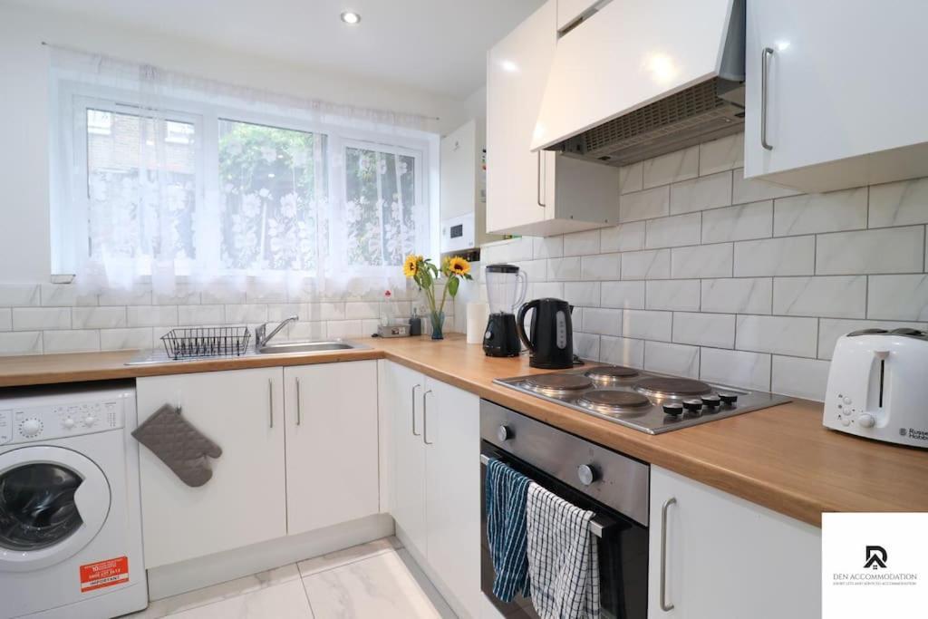 Apartment Den & Short Lets Greenwich - 3 Bed House *