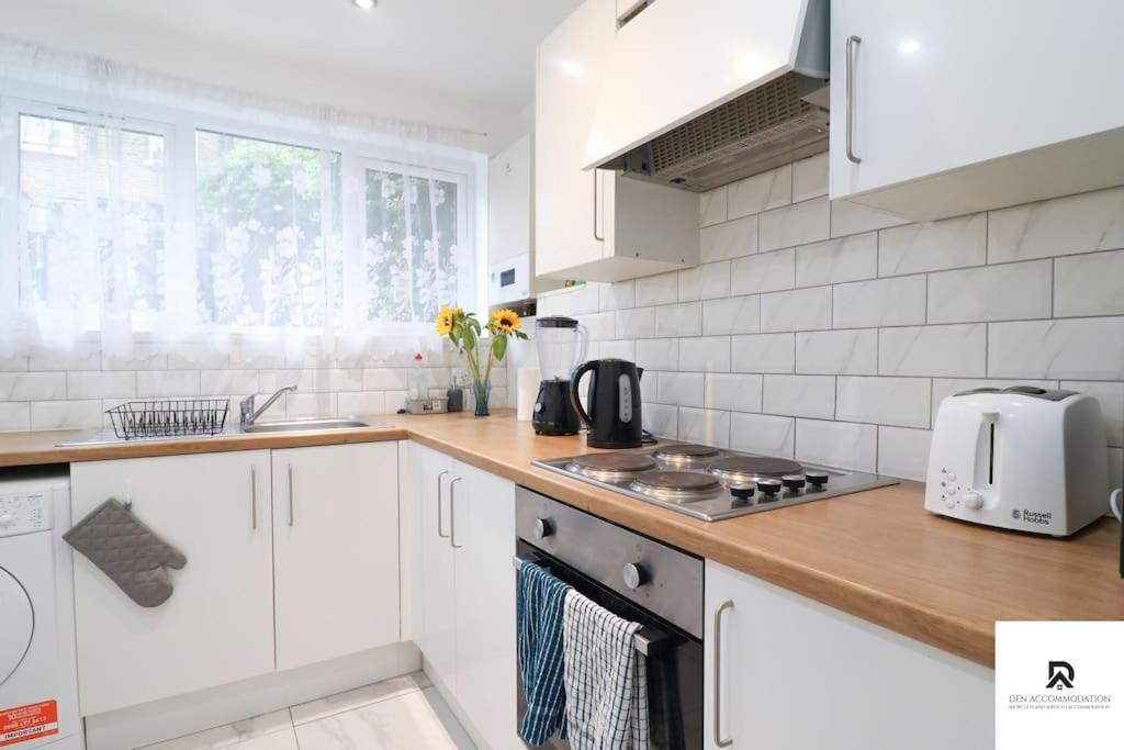 Apartment Den & Short Lets Greenwich - 3 Bed House London