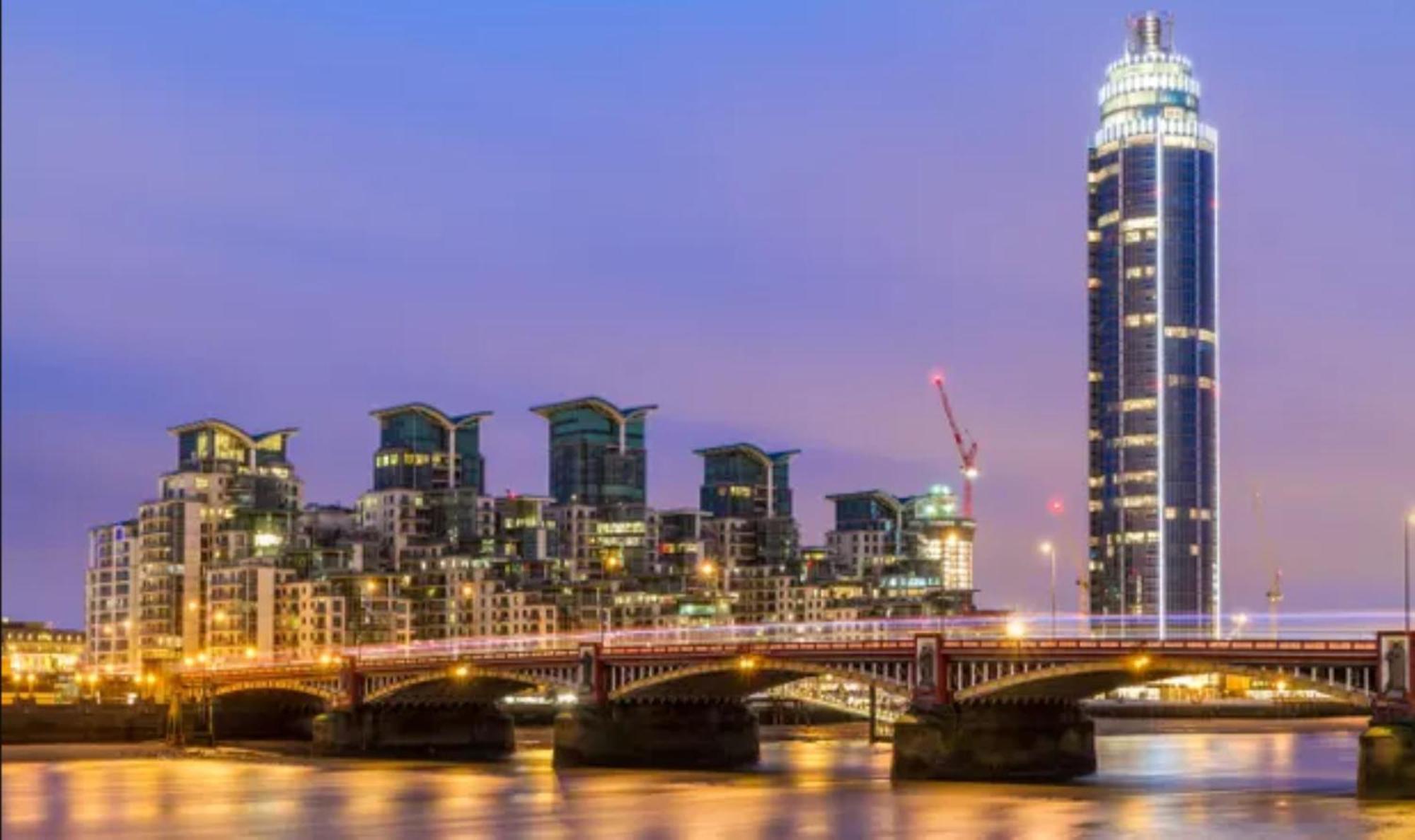 Vauxhall Large 2bedroom With Amazing River View Panoramic Balcony Leilighet