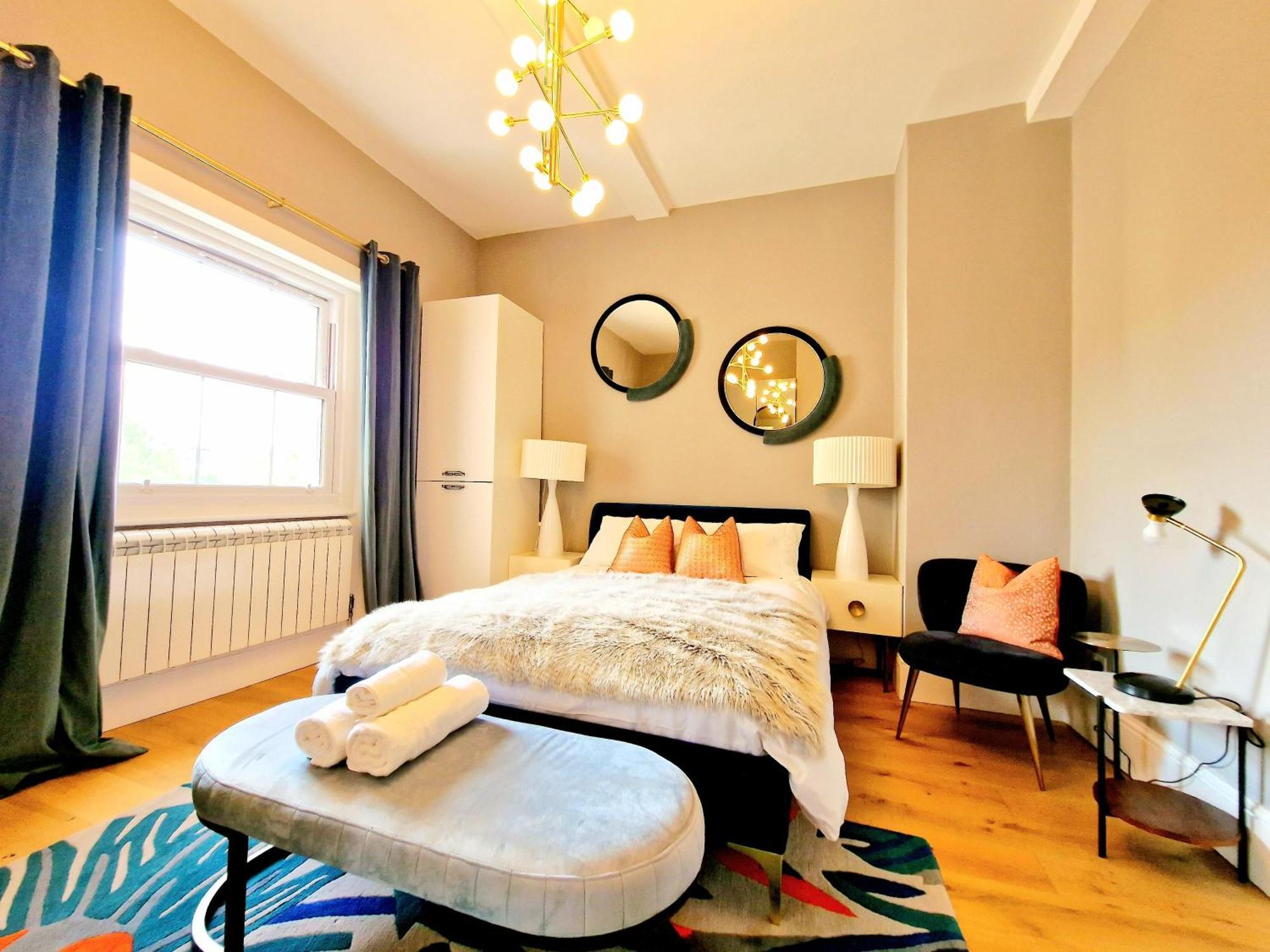 Leilighet Gorgeous Hyde Park With Elevator Access By Tube Metro Stations