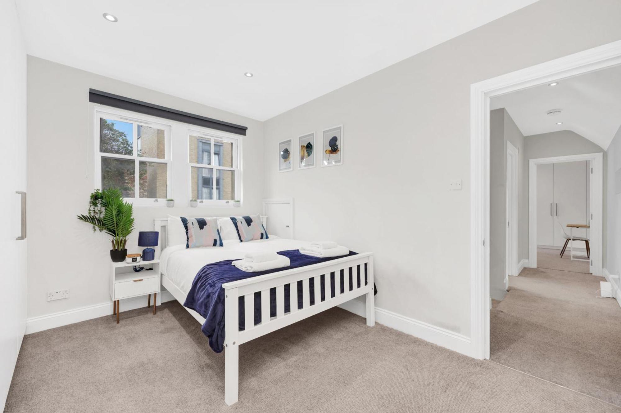 Apartment Luxury 3 Bedroom House In Limehouse, Close To City! Sleeps 6-8! London
