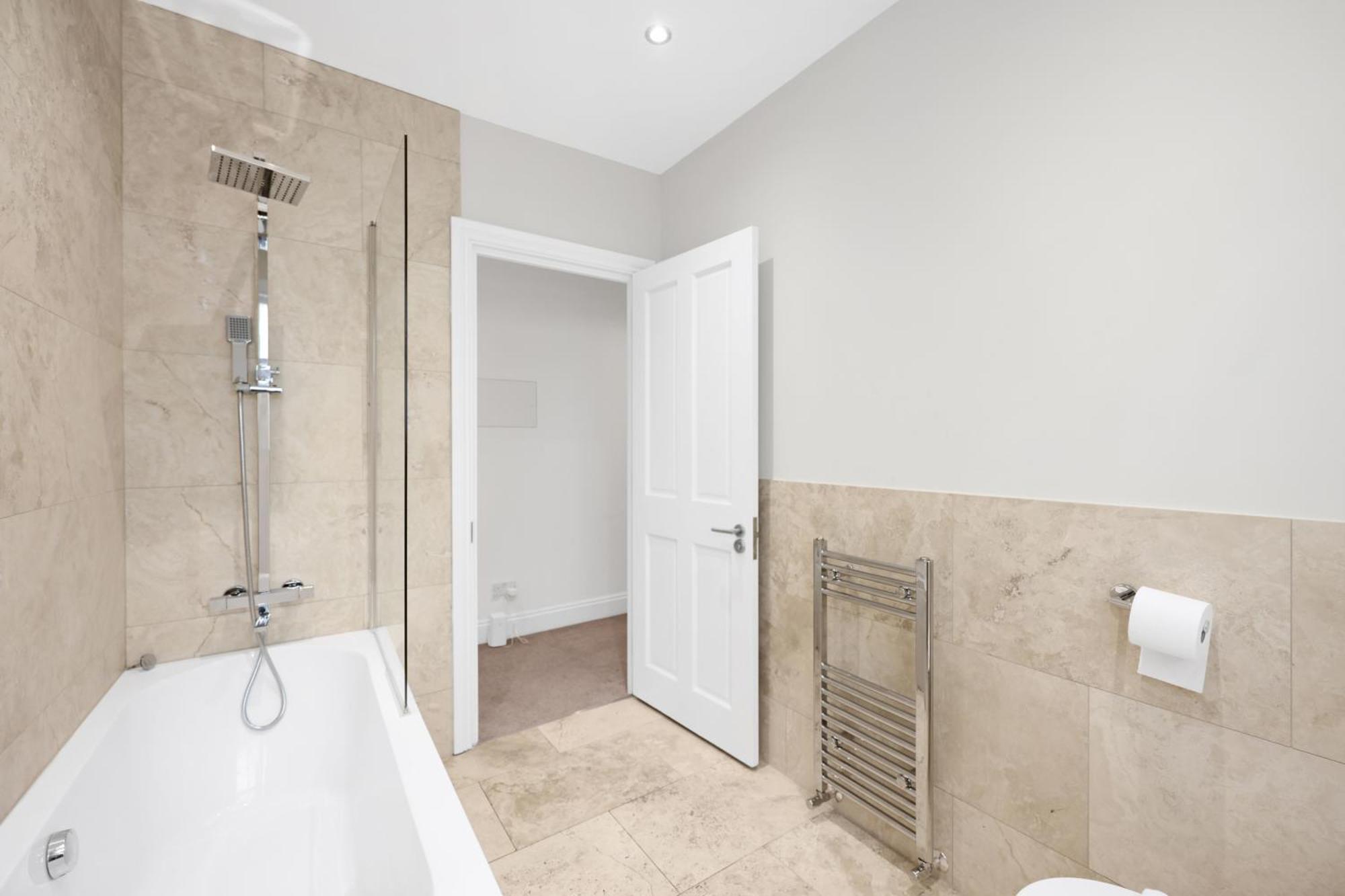 Luxury 3 Bedroom House In Limehouse, Close To City! Sleeps 6-8! London