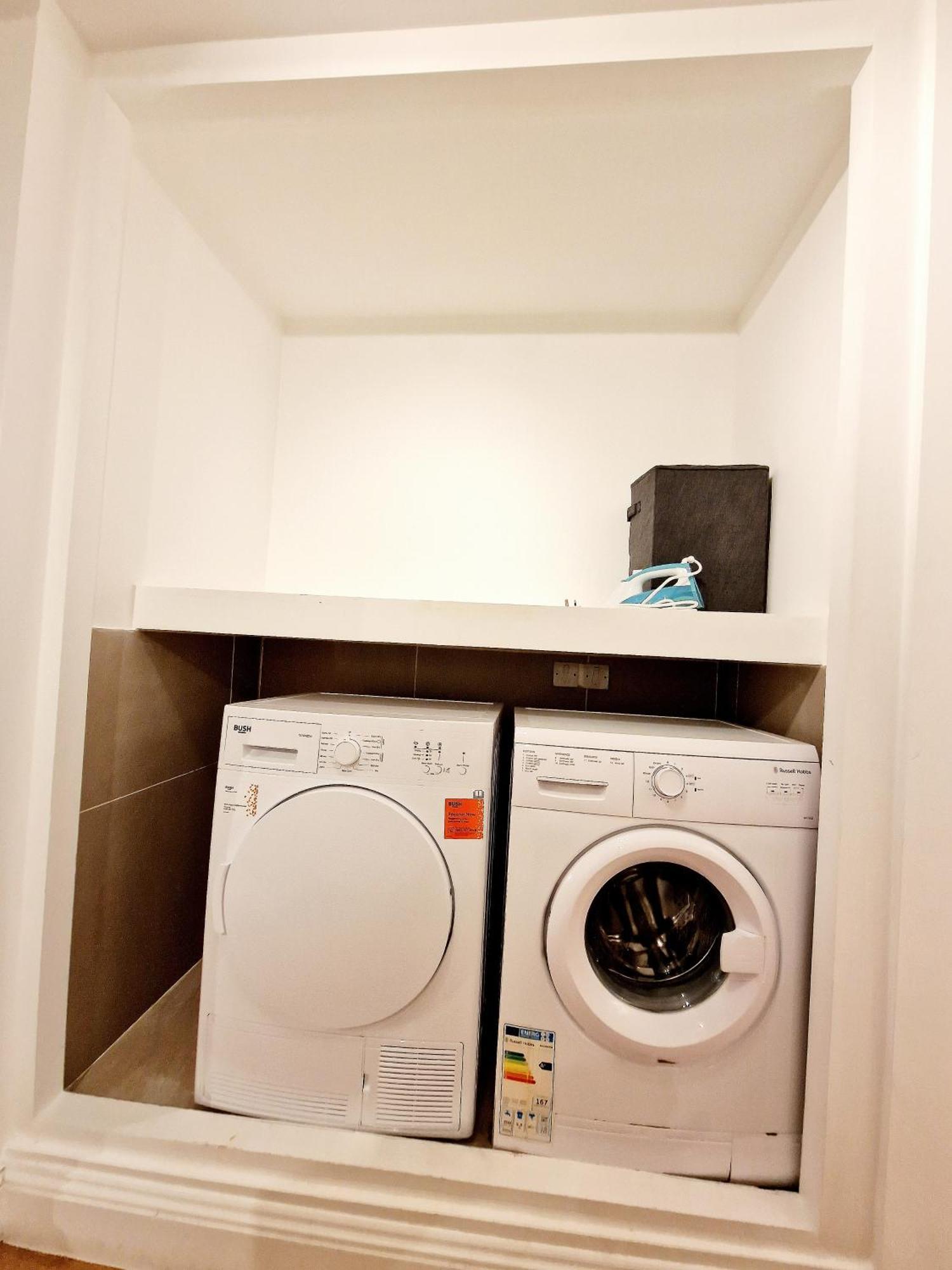 Stunning Hyde Park Home, Ground Floor Maisonette, Duplex, Near Tube Metro Stations Apartment *