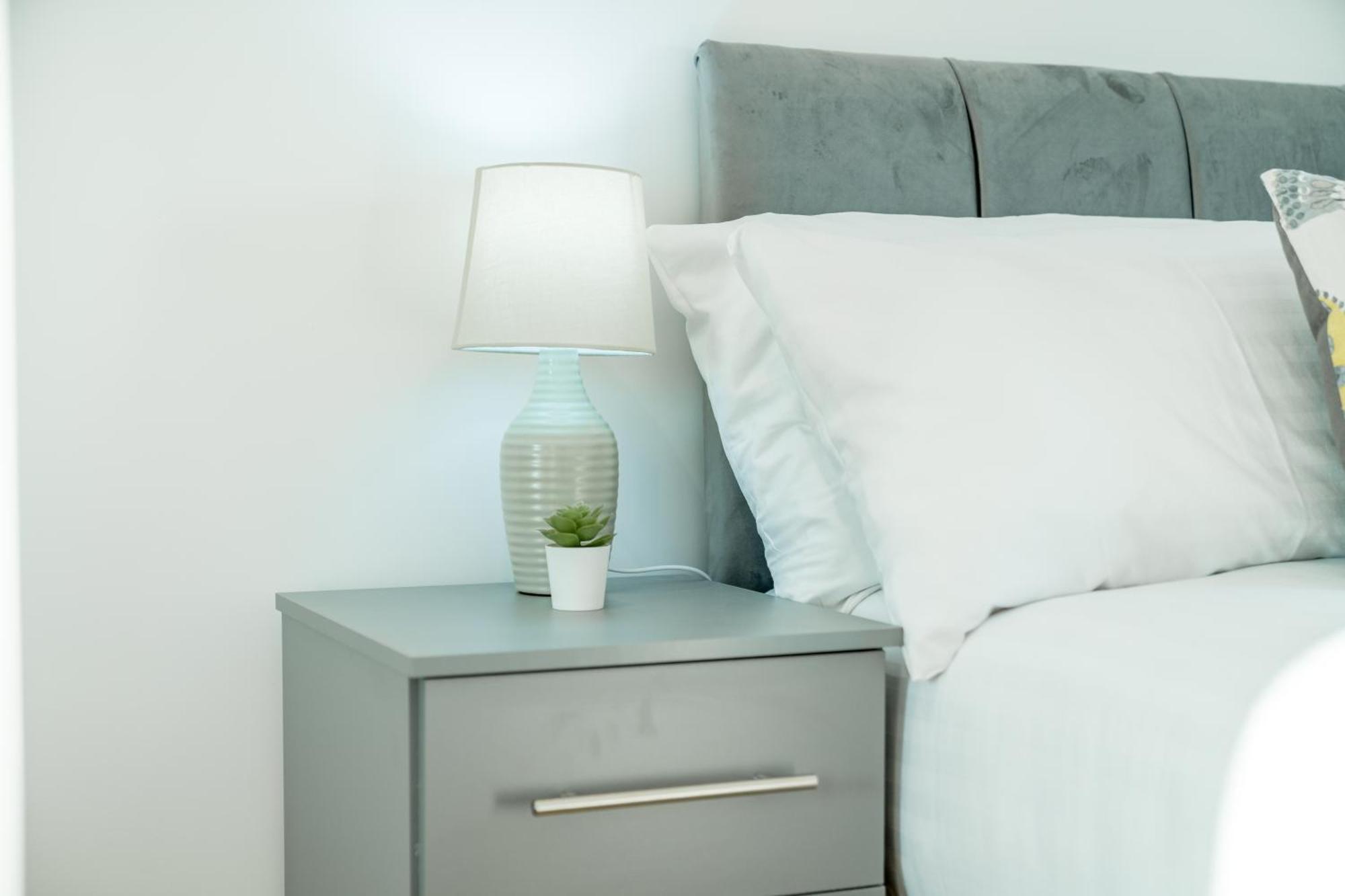 Skyvillion - Skyview Overseeing River Thames By Woolwich Ferry, Near Excel, O2 Arena, Airport, Free Wifi & Free Onsite Parking, Fantastic Rates For Longer Apartamento