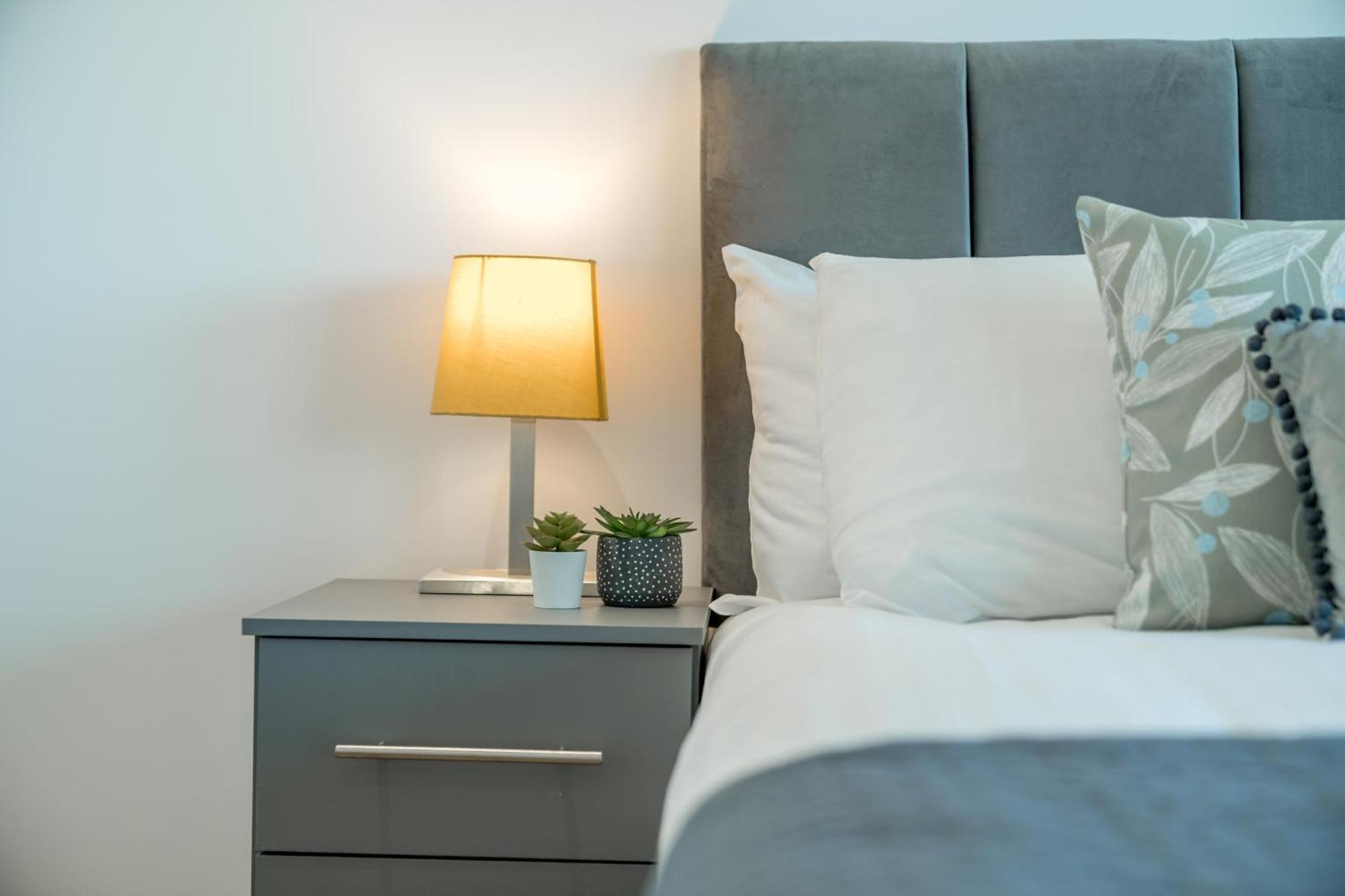Skyvillion - Skyview Overseeing River Thames By Woolwich Ferry, Near Excel, O2 Arena, Airport, Free Wifi & Free Onsite Parking, Fantastic Rates For Longer Apartamento