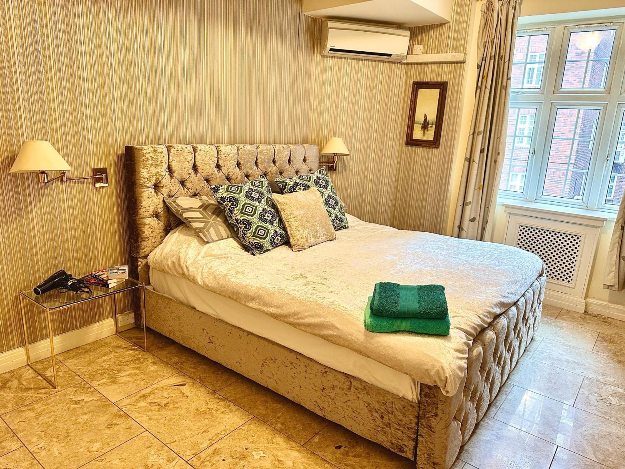 Prime Location - 2 Beds 3 Bath Flat Knightsbridge Londen