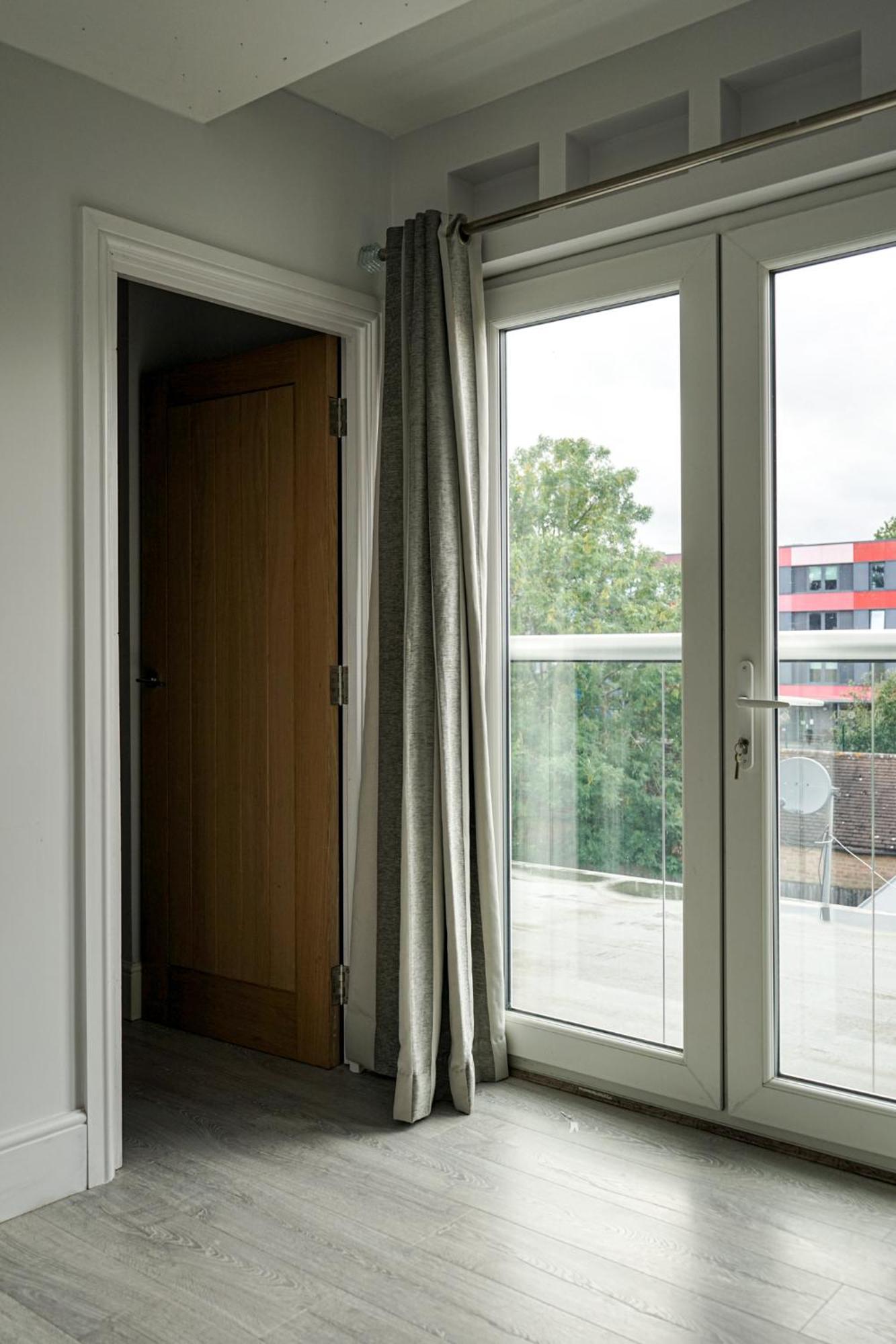 Leilighet Luxury 5 Star Apartments, Parking, Garden, Near Metro Stations 10-15mins To London