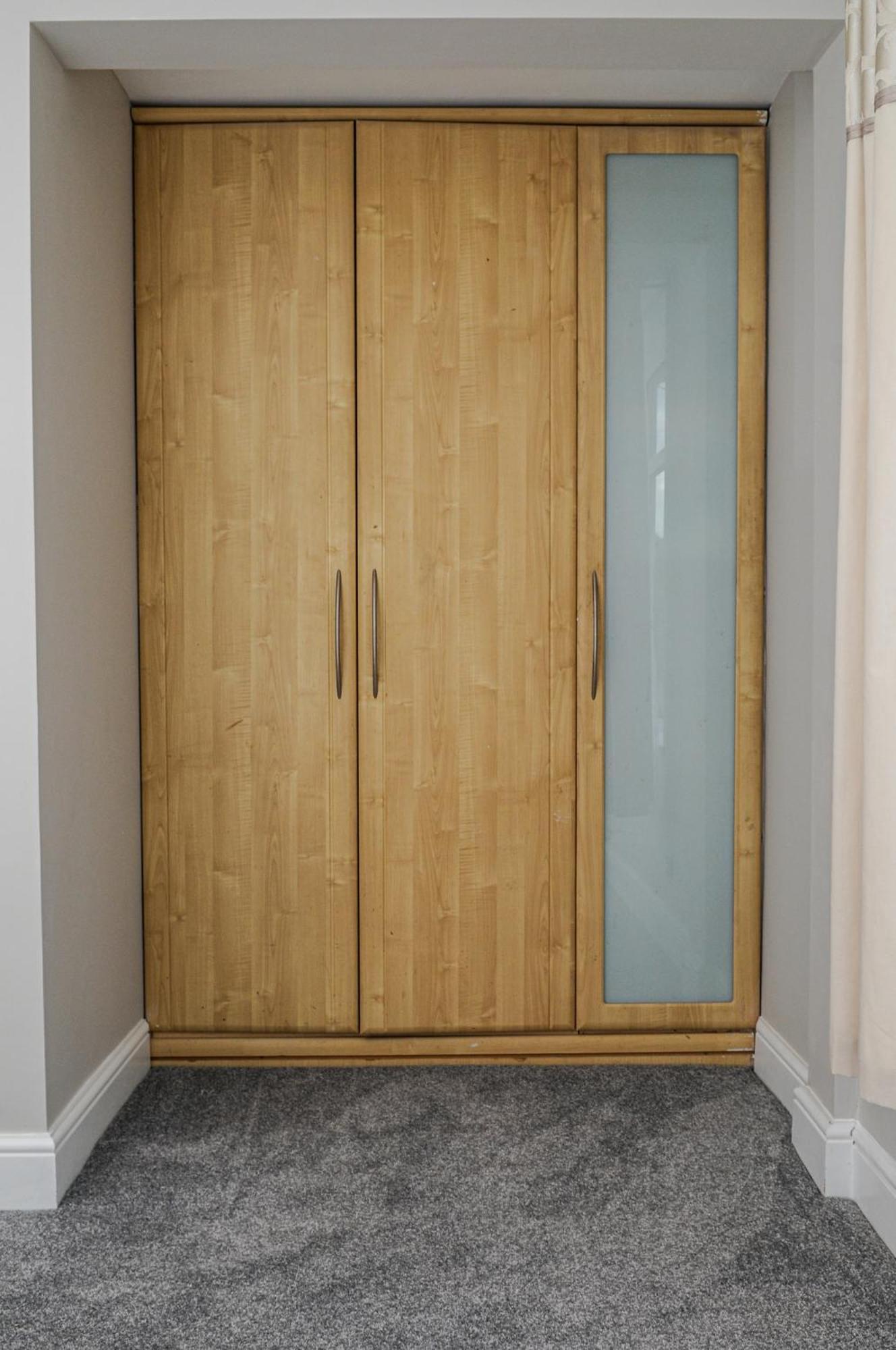 Luxury 5 Star Apartments, Parking, Garden, Near Metro Stations 10-15mins To Leilighet