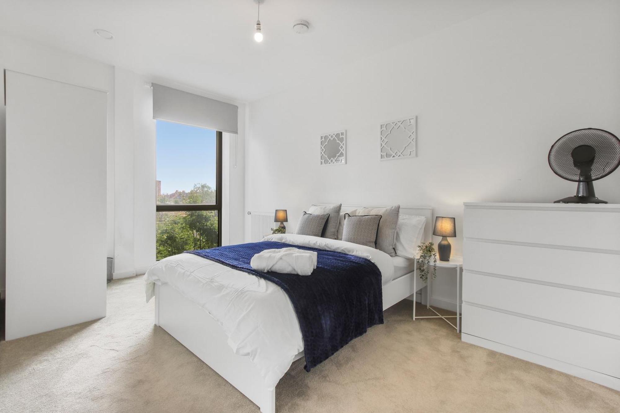 Apartment Centrally Located - Modern - 2bed - 2bath