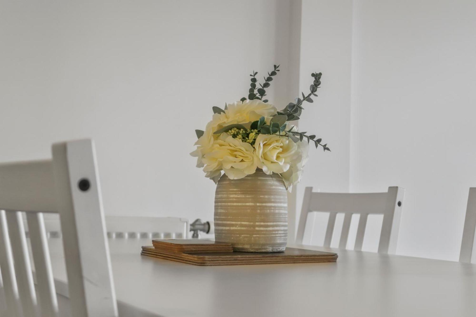 Centrally Located - Modern - 2bed - 2bath Apartment
