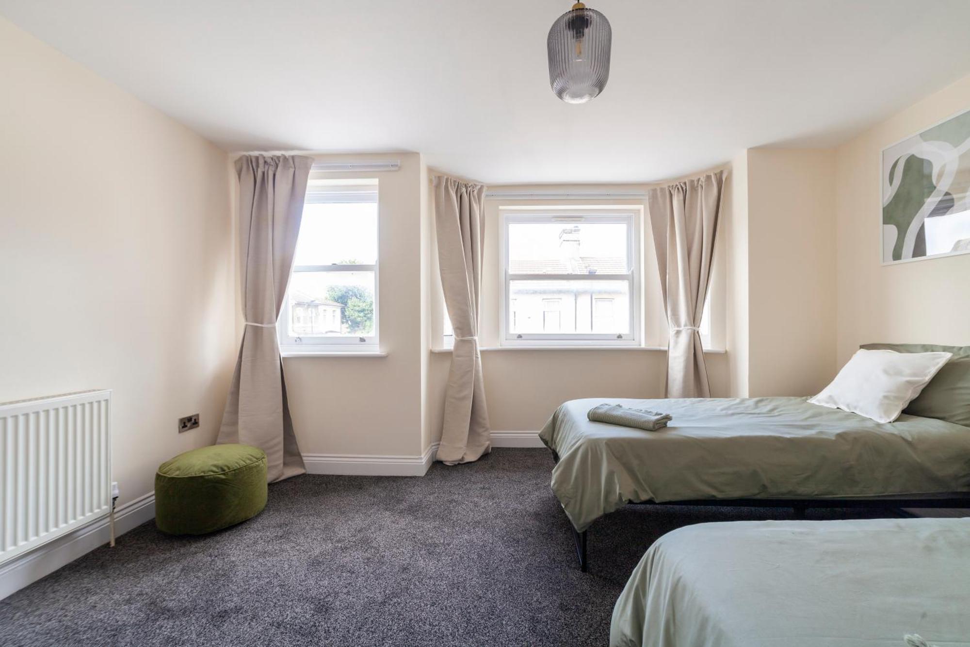 Feriehus Arte Serviced Stratford - 3 Bedrooms 2 Bathrooms London, Stratford, Maryland, Free Parking, Garden, Weekly Or Monthly - Up To 8 Guests London