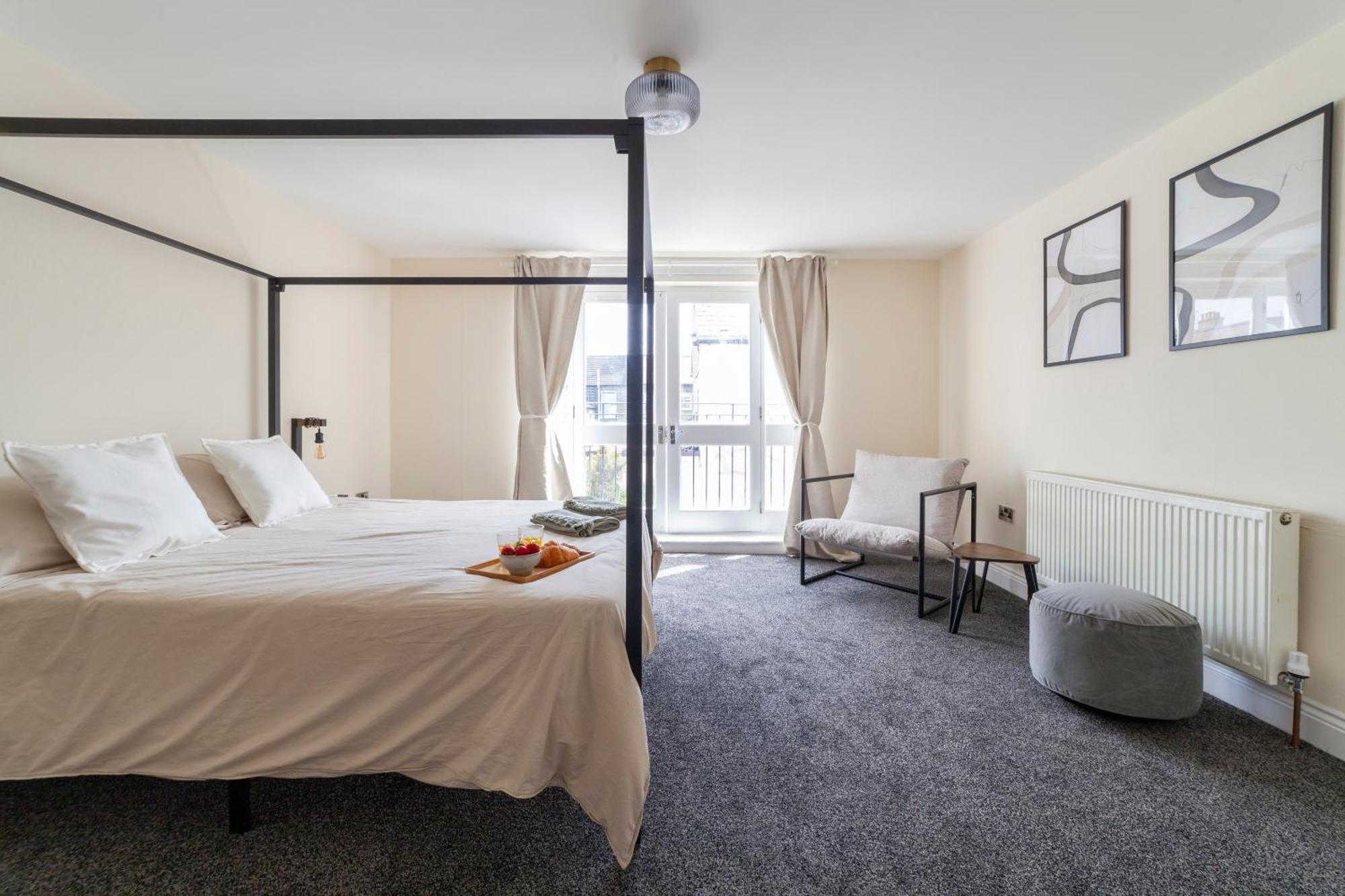 Arte Serviced Stratford - 3 Bedrooms 2 Bathrooms London, Stratford, Maryland, Free Parking, Garden, Weekly Or Monthly - Up To 8 Guests Feriehus