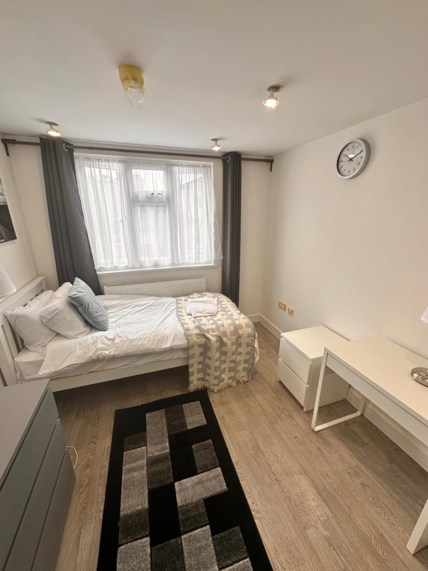 Pensión Double And Single In Bromley By Bow Londres