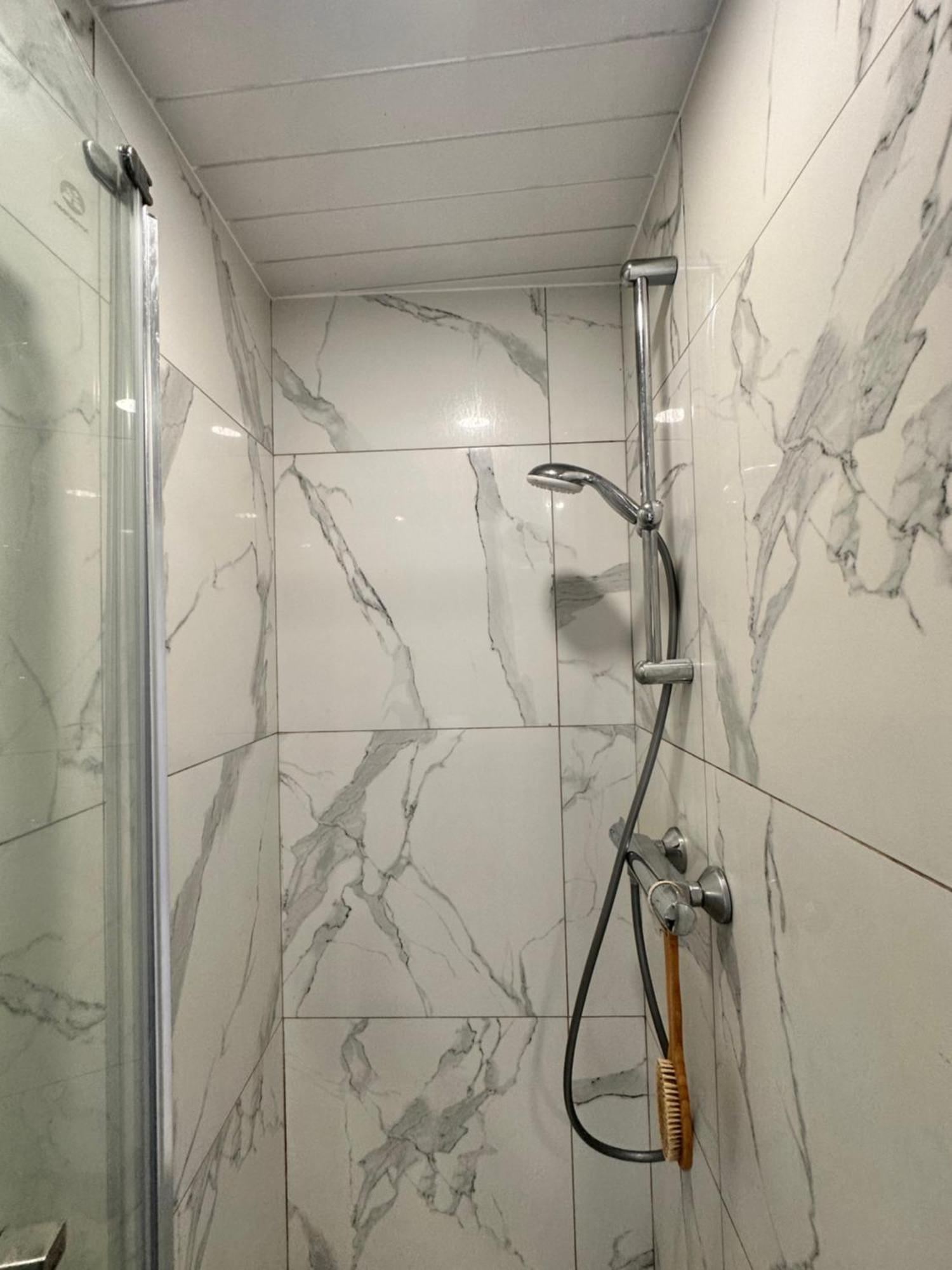 Double And Single In Bromley By Bow Pensión *