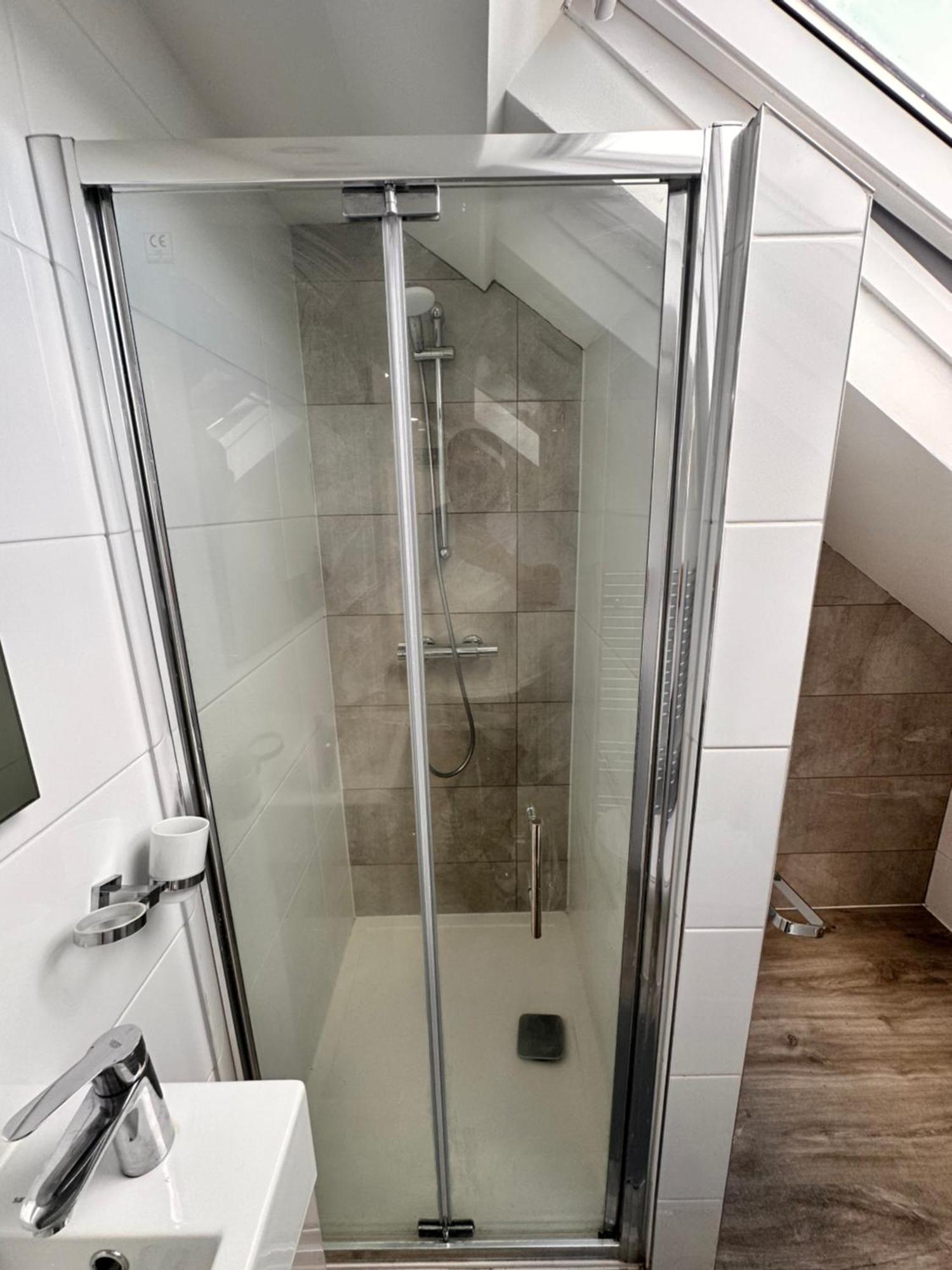 Double And Single In Bromley By Bow Londres