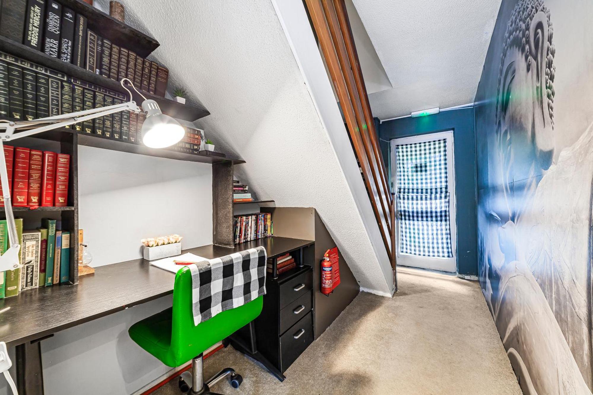 Feriehus 2bed Garden House W/hot Tub, Sauna & Cinema *