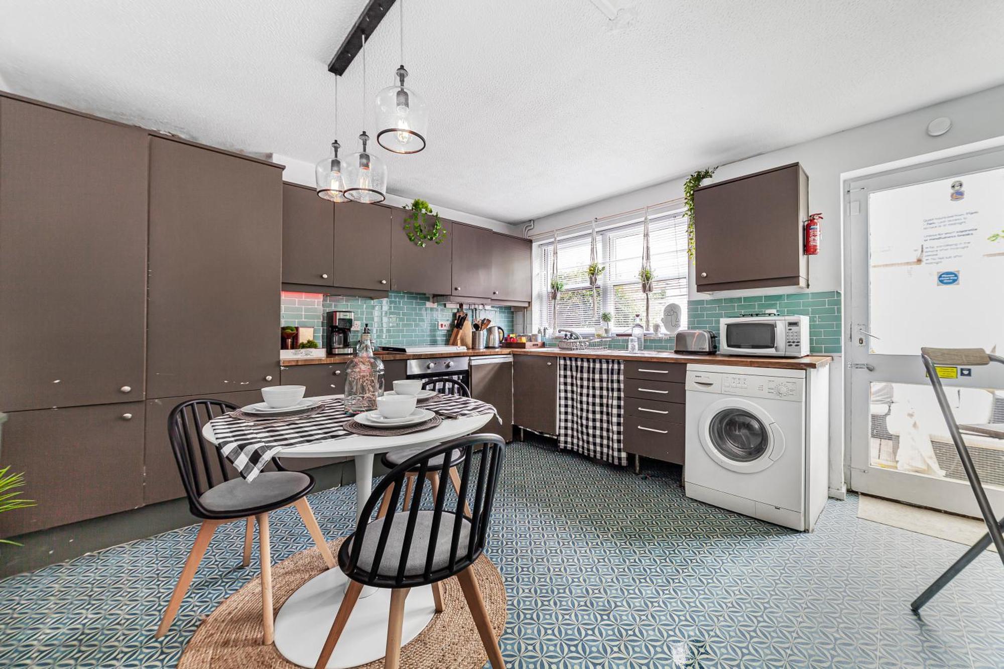 2bed Garden House W/hot Tub, Sauna & Cinema Feriehus