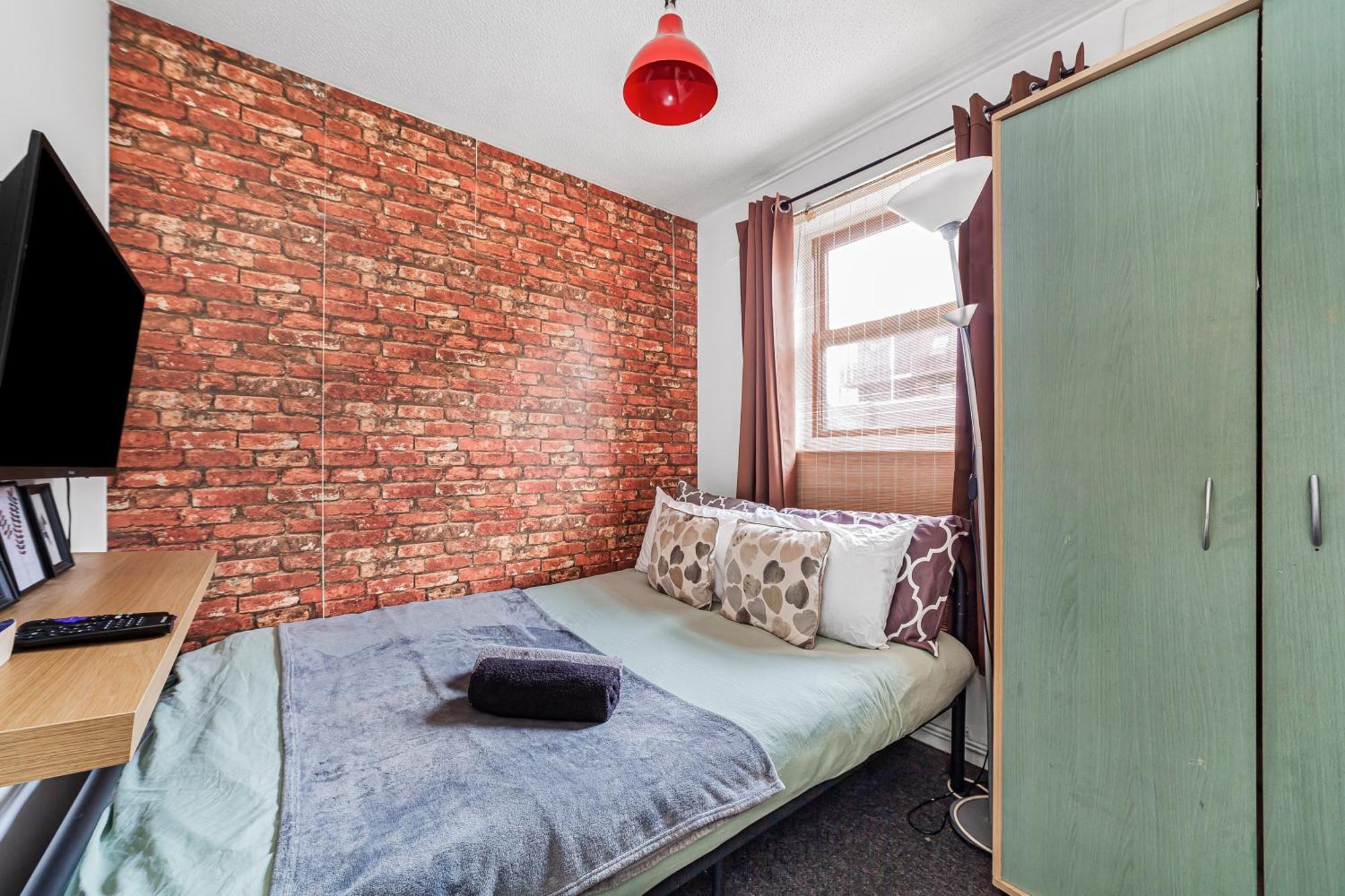 2bed Garden House W/hot Tub, Sauna & Cinema * London