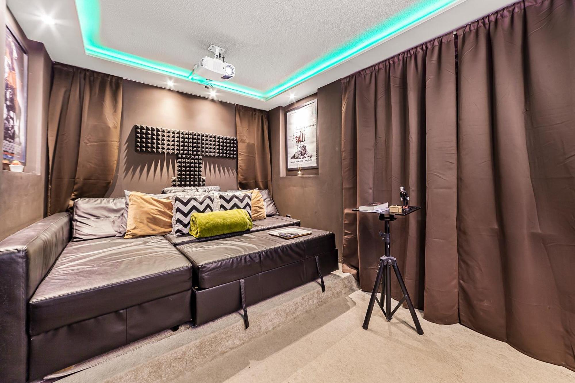 2bed Garden House W/hot Tub, Sauna & Cinema