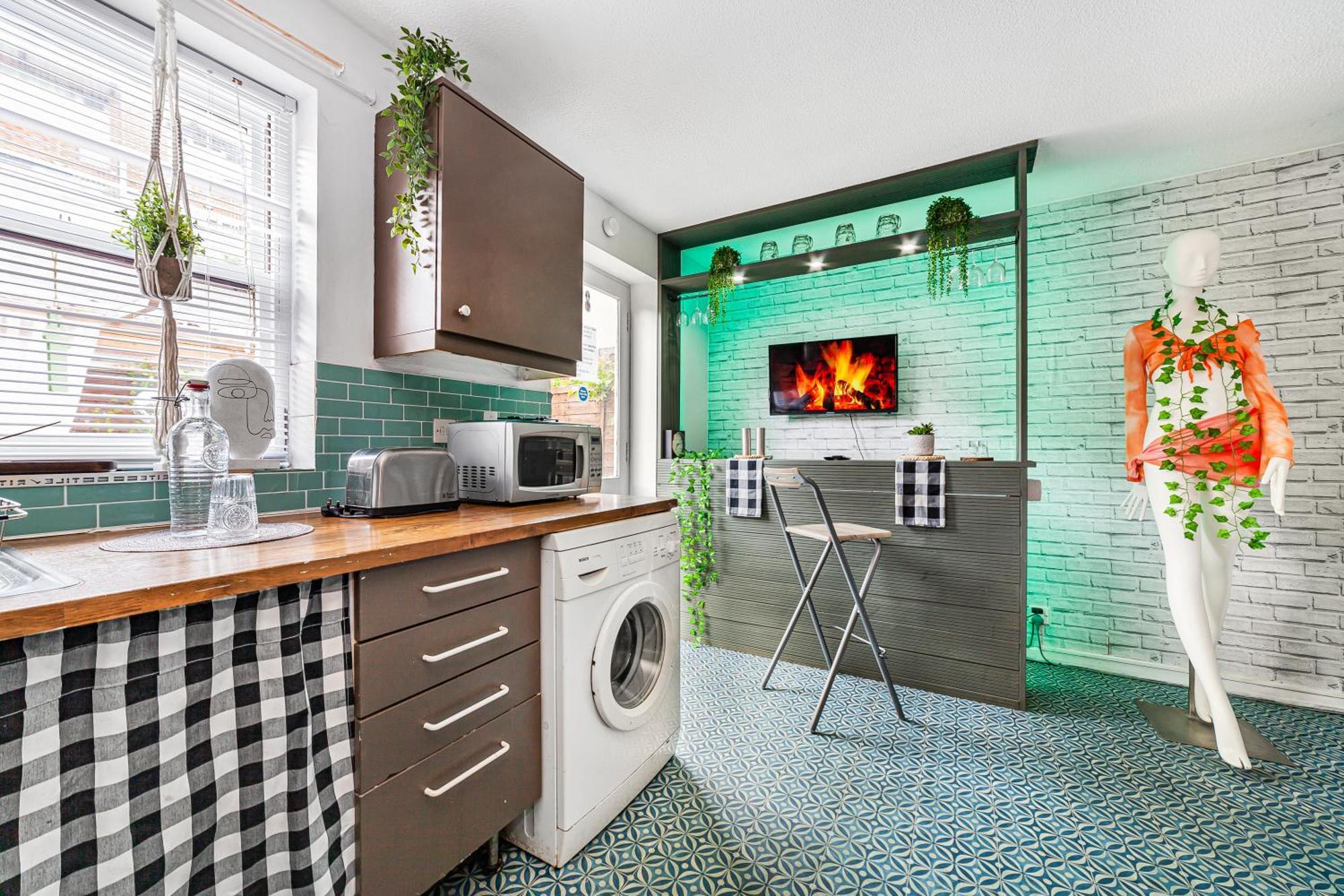 2bed Garden House W/hot Tub, Sauna & Cinema *