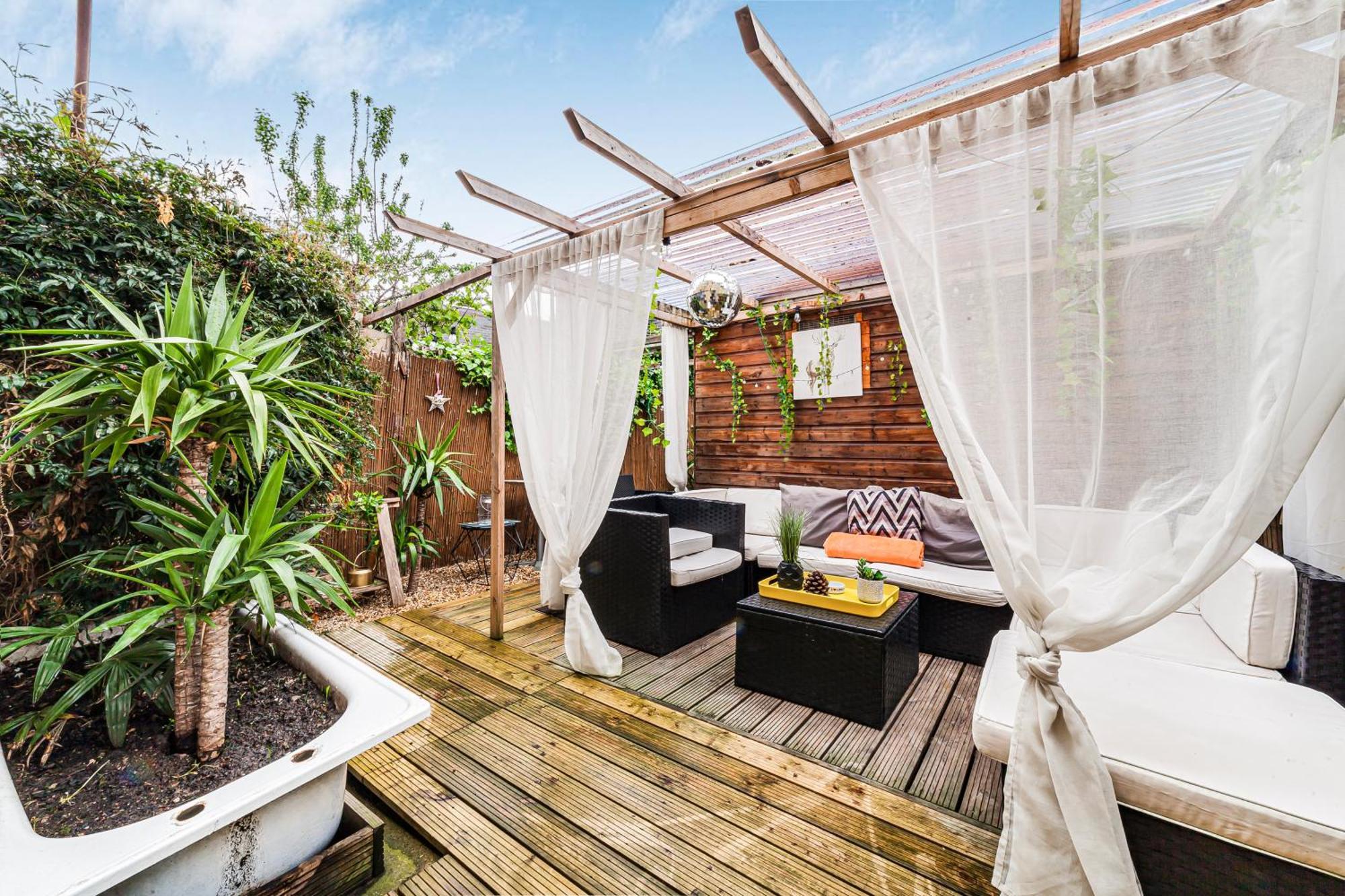 2bed Garden House W/hot Tub, Sauna & Cinema Feriehus