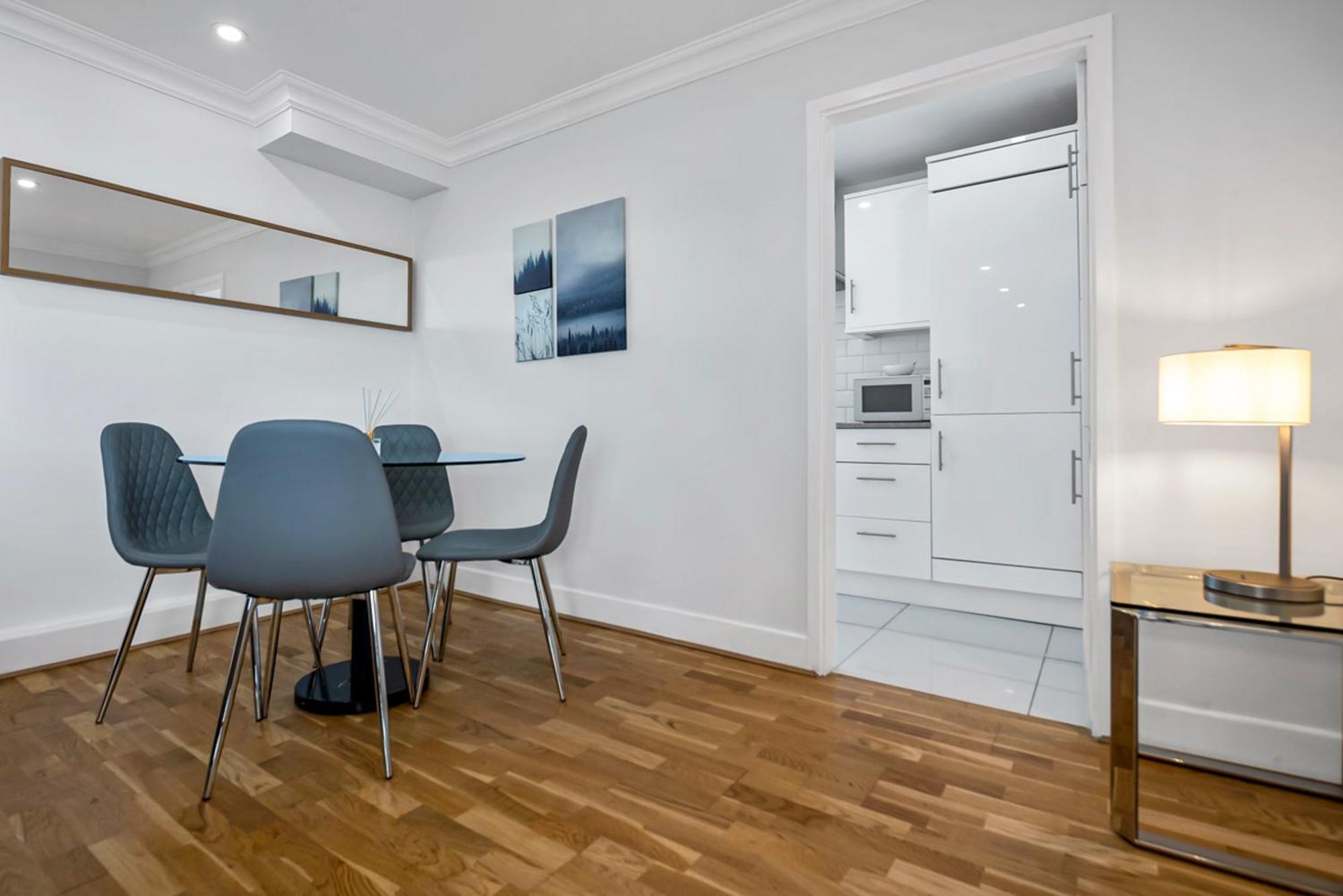 Apartamento Stunning Flat On King's Road, Chelsea With Balcony Londres