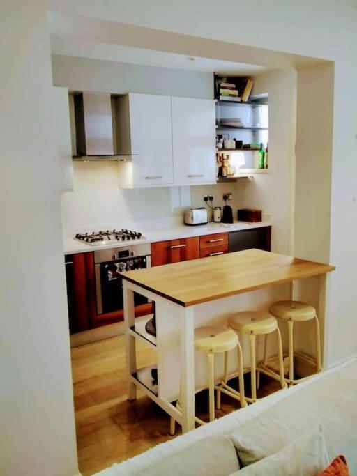 Superior 5* Kensington, Flat + Free Wi-fi Apartamento *