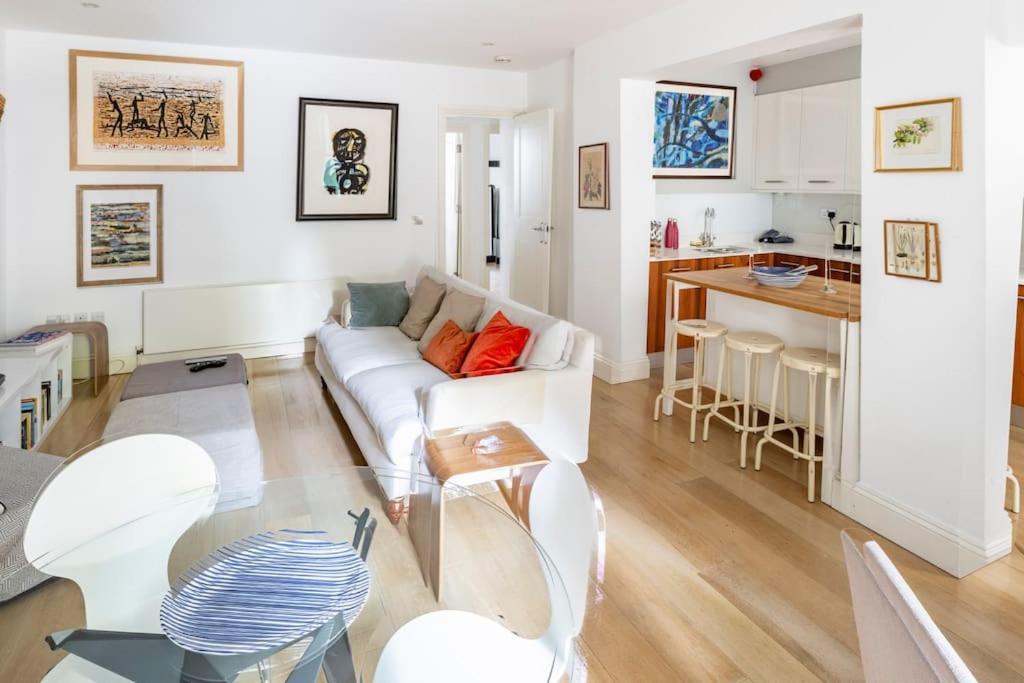 Superior 5* Kensington, Flat + Free Wi-fi Londres