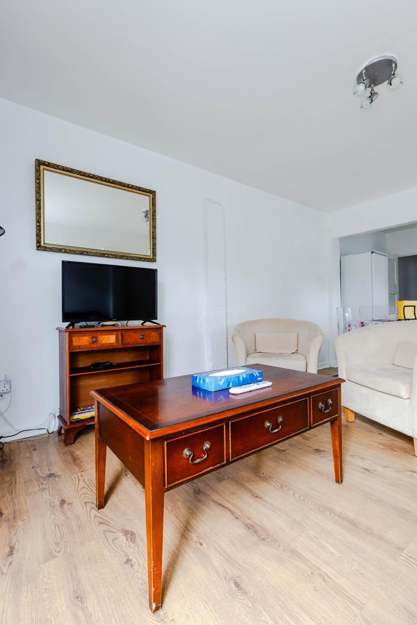 Apartment Cosy 2 Bedroom Near Wembley, Garden, Late Check In *